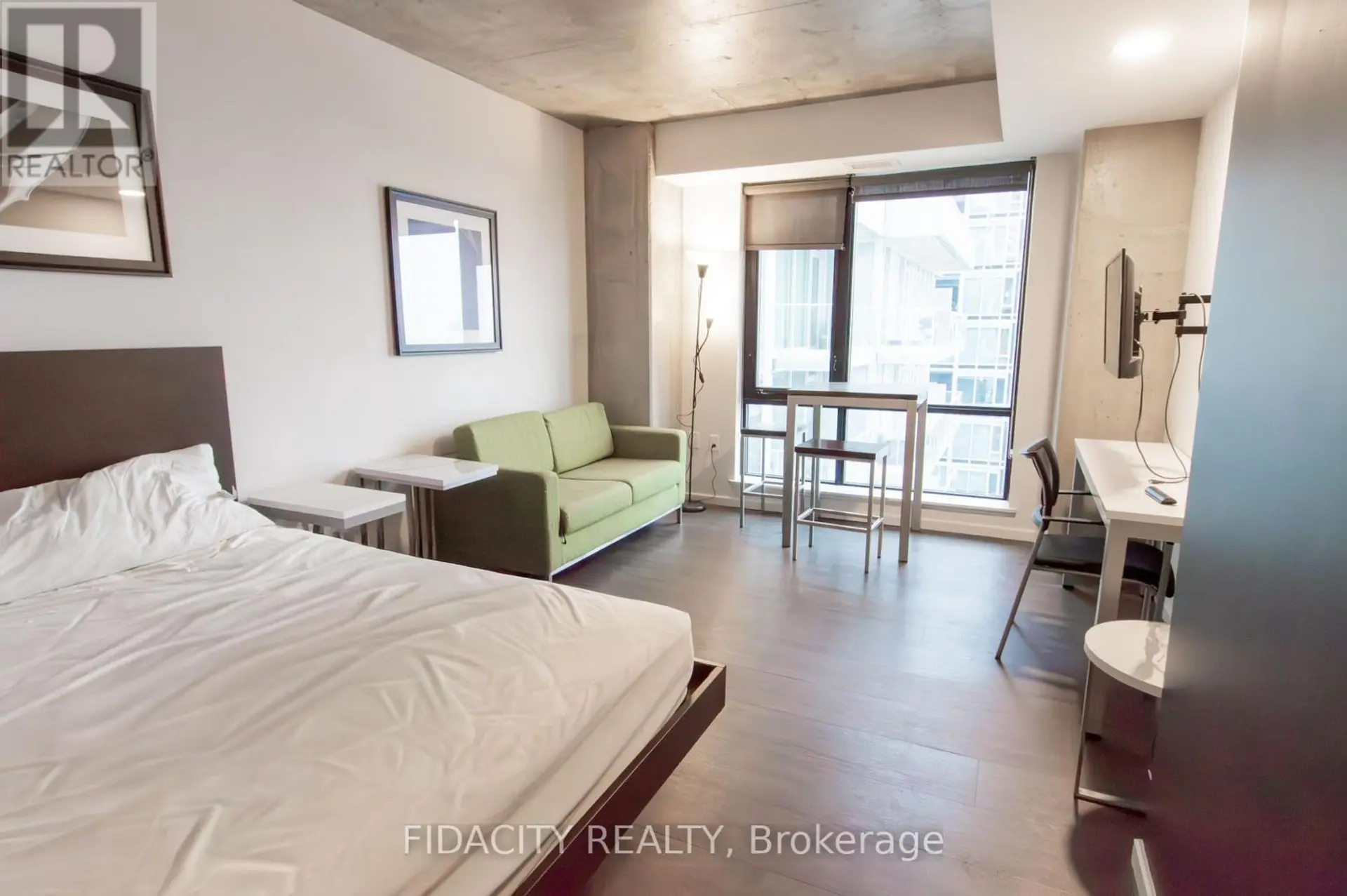 #1615 105 CHAMPAGNE AVENUE S - Image 5