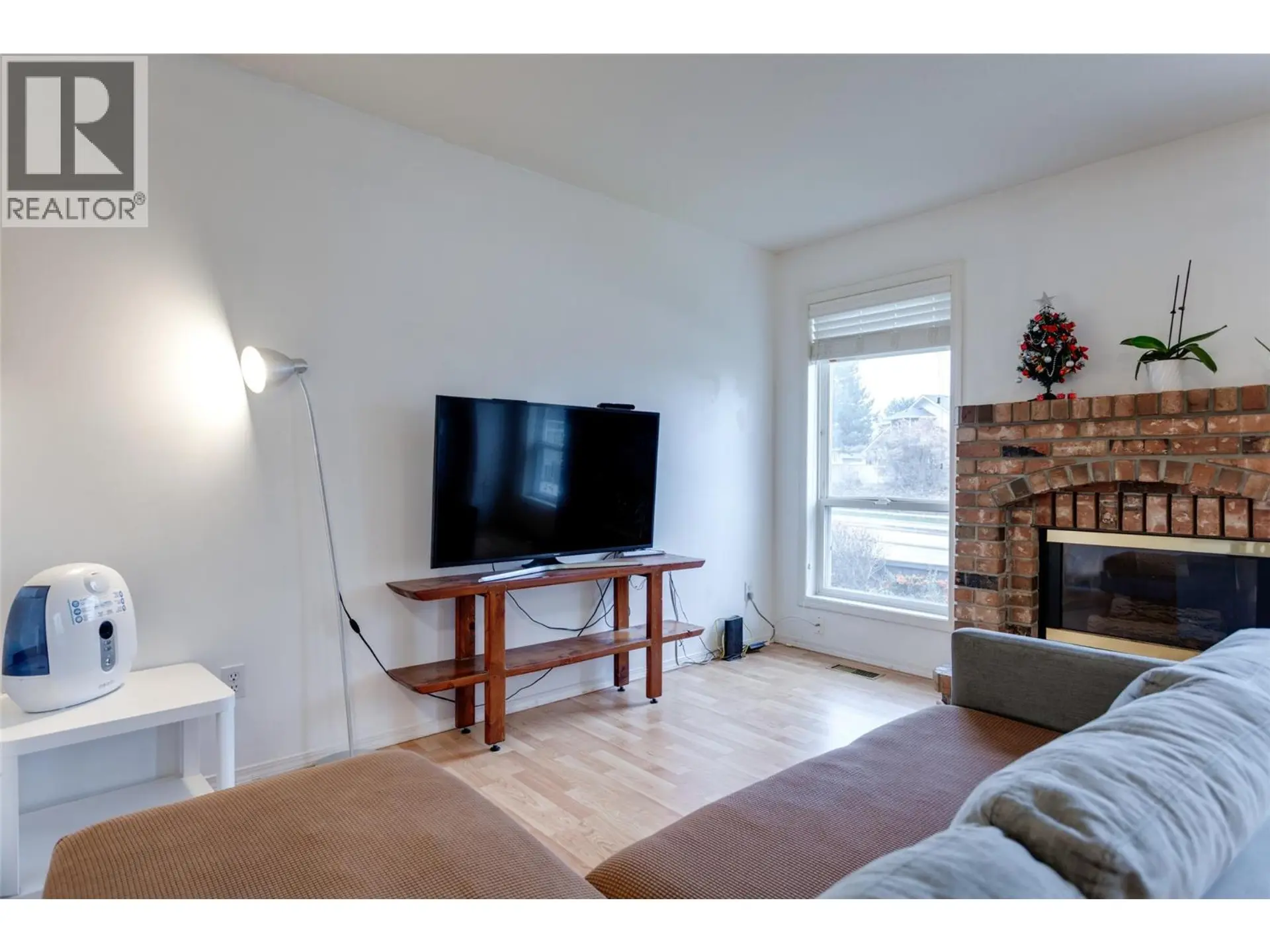 #115 133 Wyndham Crescent - Image 5
