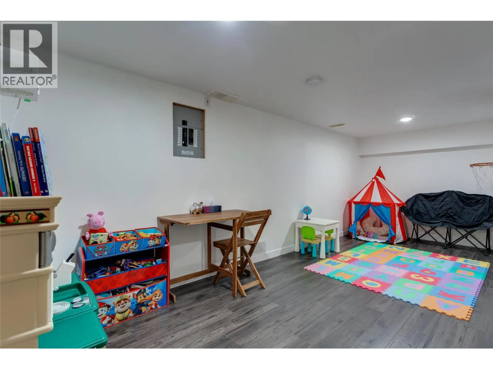 #115 133 Wyndham Crescent - Image 13