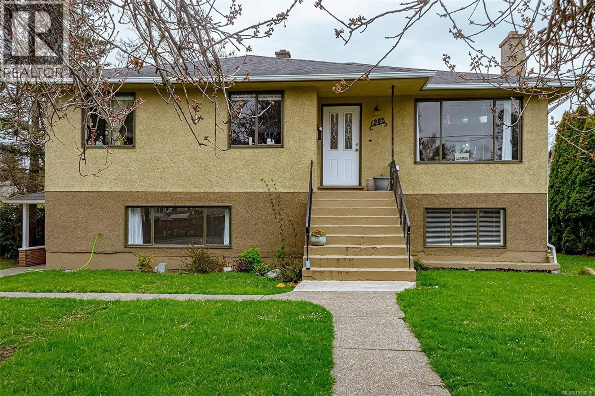 Property at 1905 Richardson St, Victoria, BC