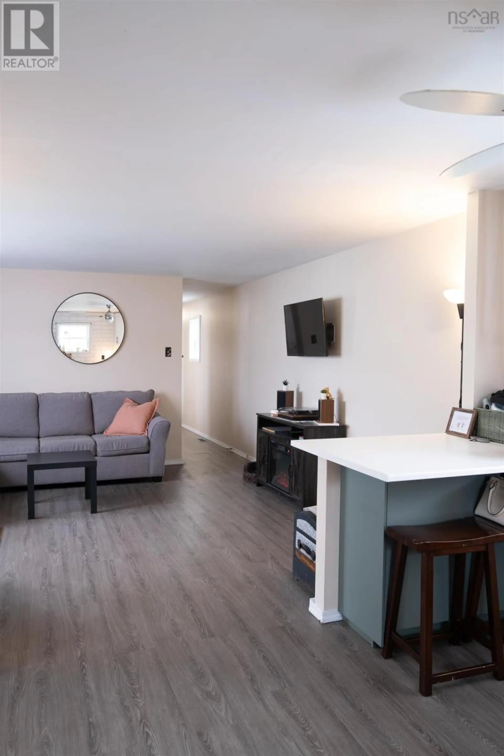275 Circle Drive - Image 5