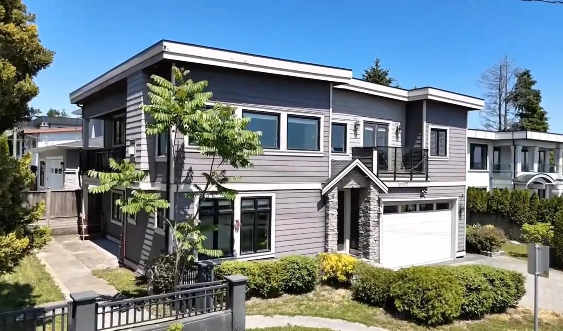Property at 15807 Buena Vista Avenue, White Rock, BC