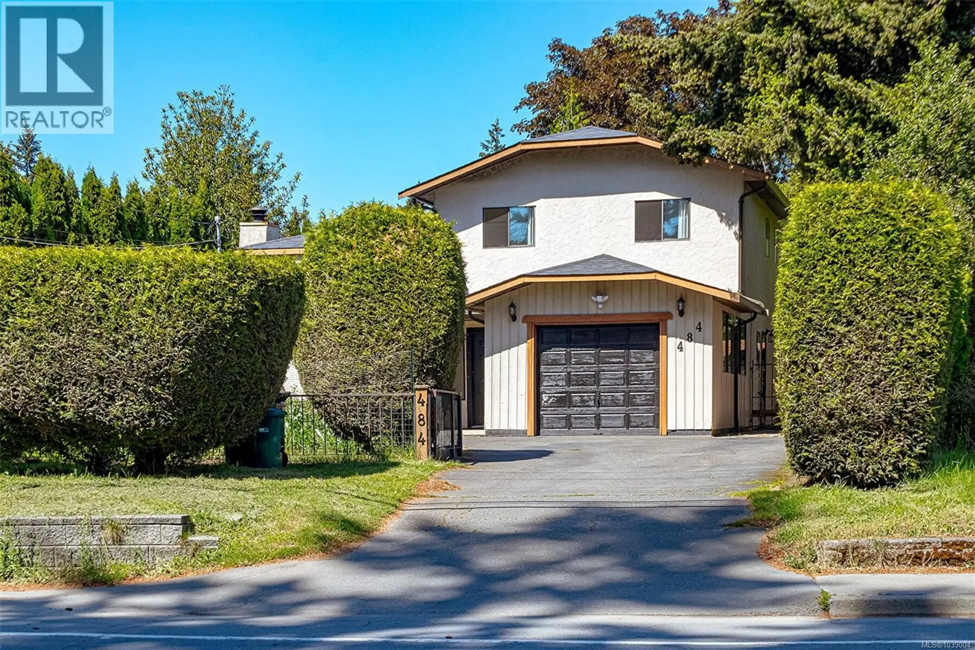 Property at 484 Goldstream Ave, Langford, BC