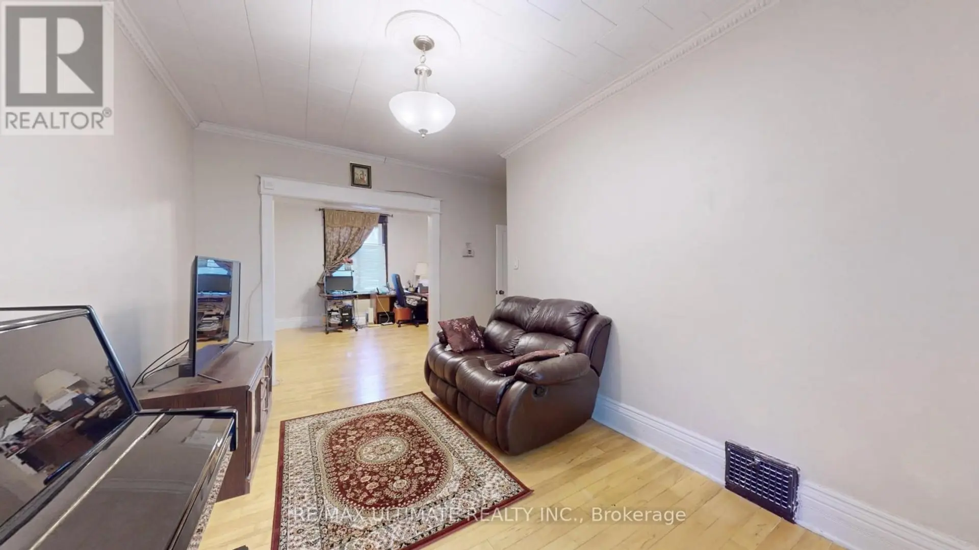 1299 DUNDAS STREET E - Image 3