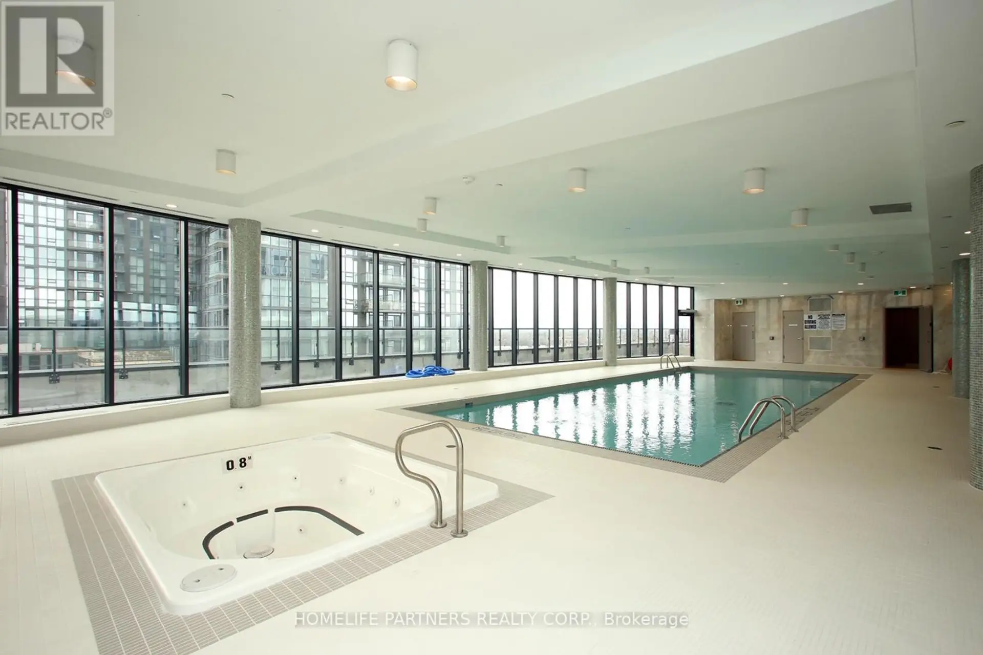 #720 35 WATERGARDEN DRIVE - Image 18