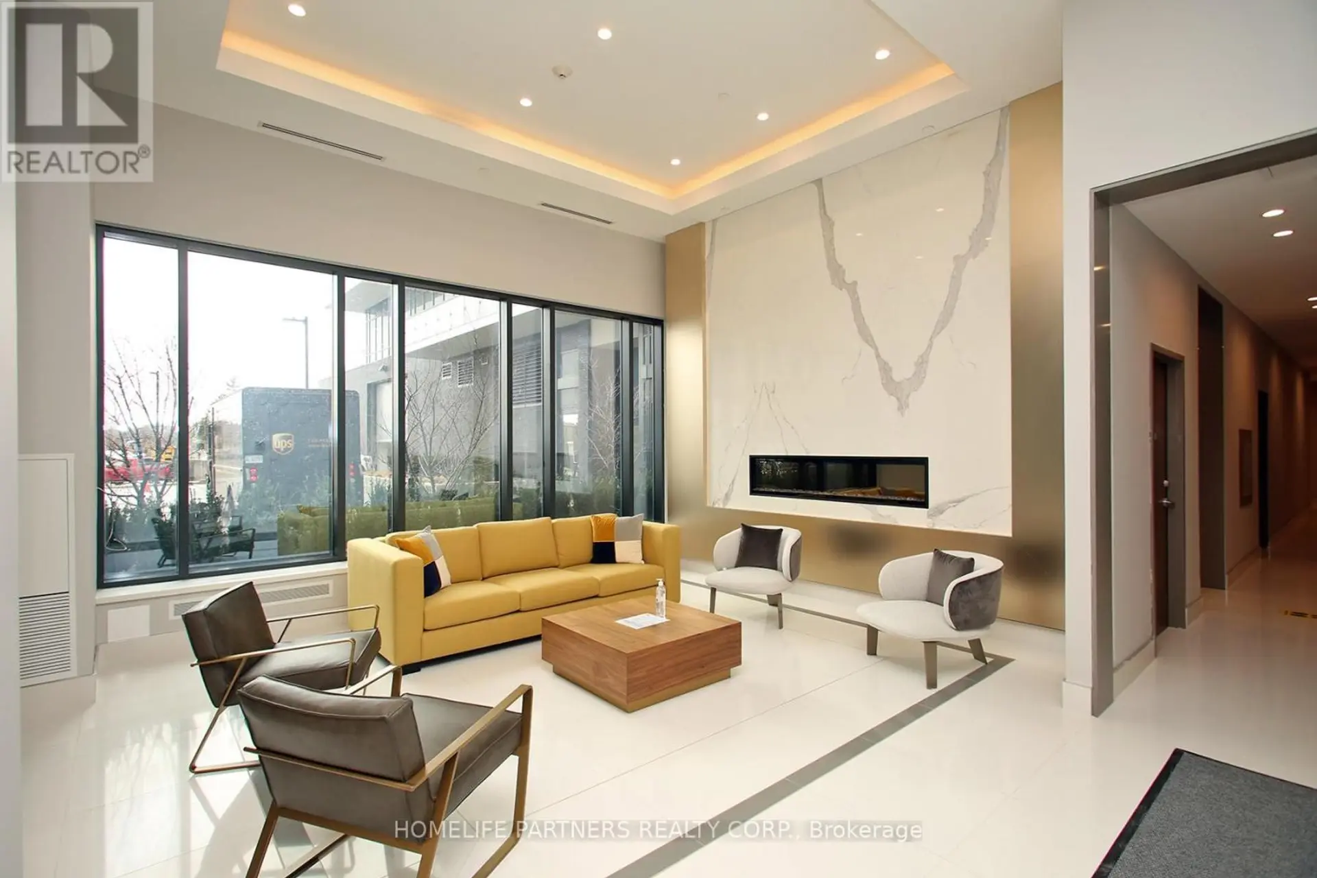 #720 35 WATERGARDEN DRIVE - Image 3
