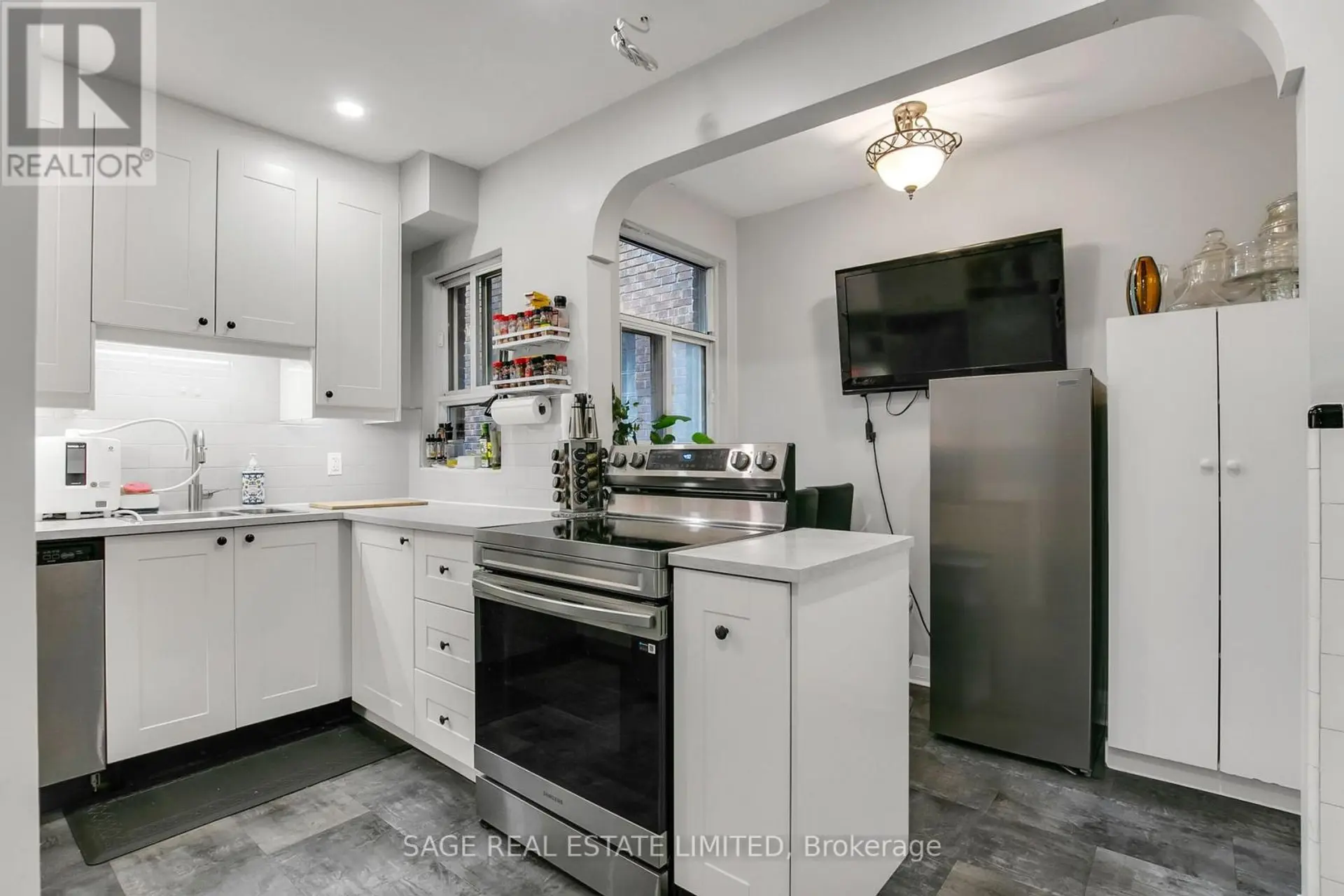 #204 1840 BATHURST STREET - Image 4
