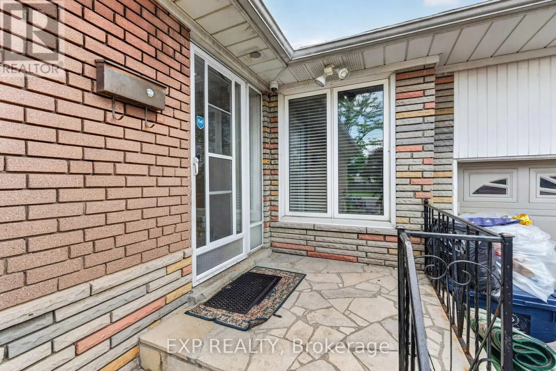 64 BRIDESBURG DRIVE - Image 2