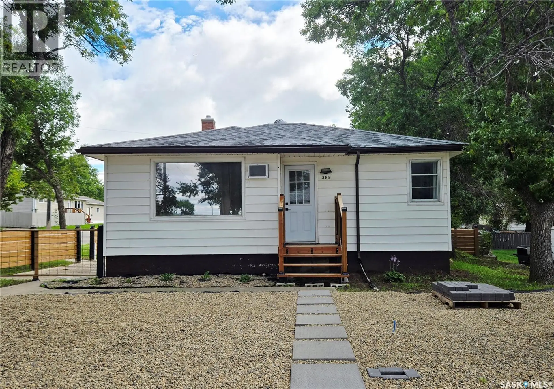 399 9th AVENUE NW - Image 1