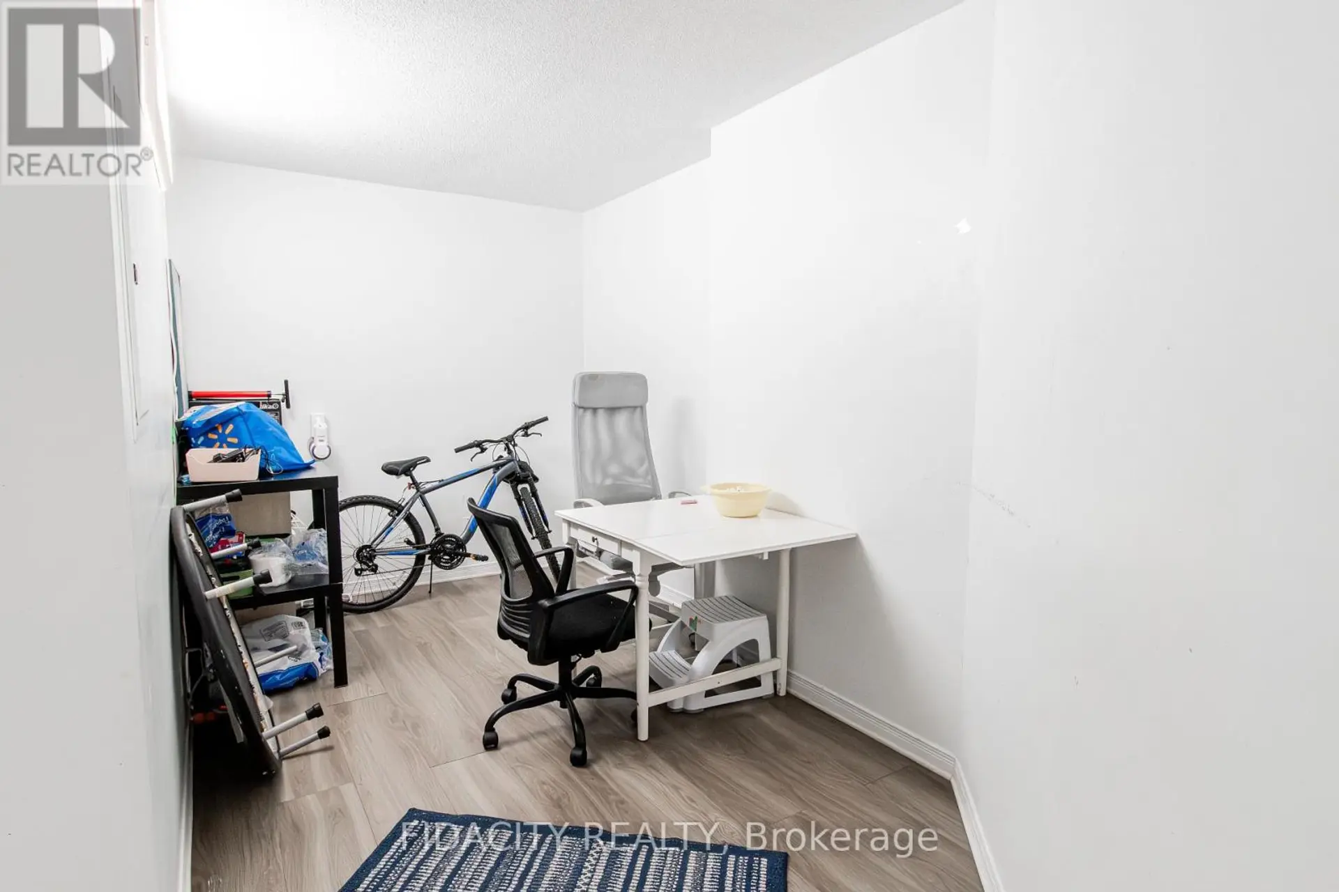 #8A 310 CENTRAL PARK DRIVE - Image 12