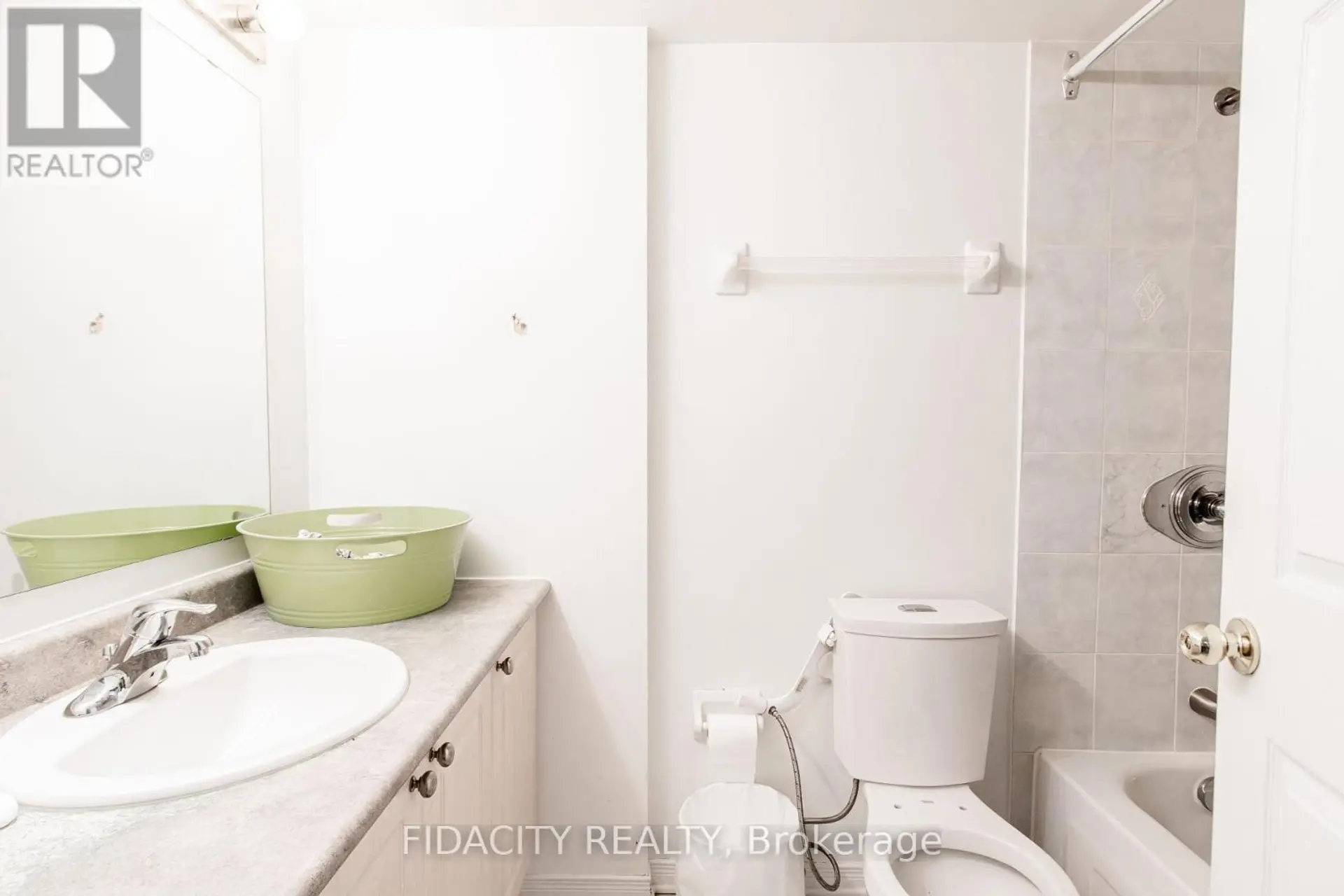 #8A 310 CENTRAL PARK DRIVE - Image 6