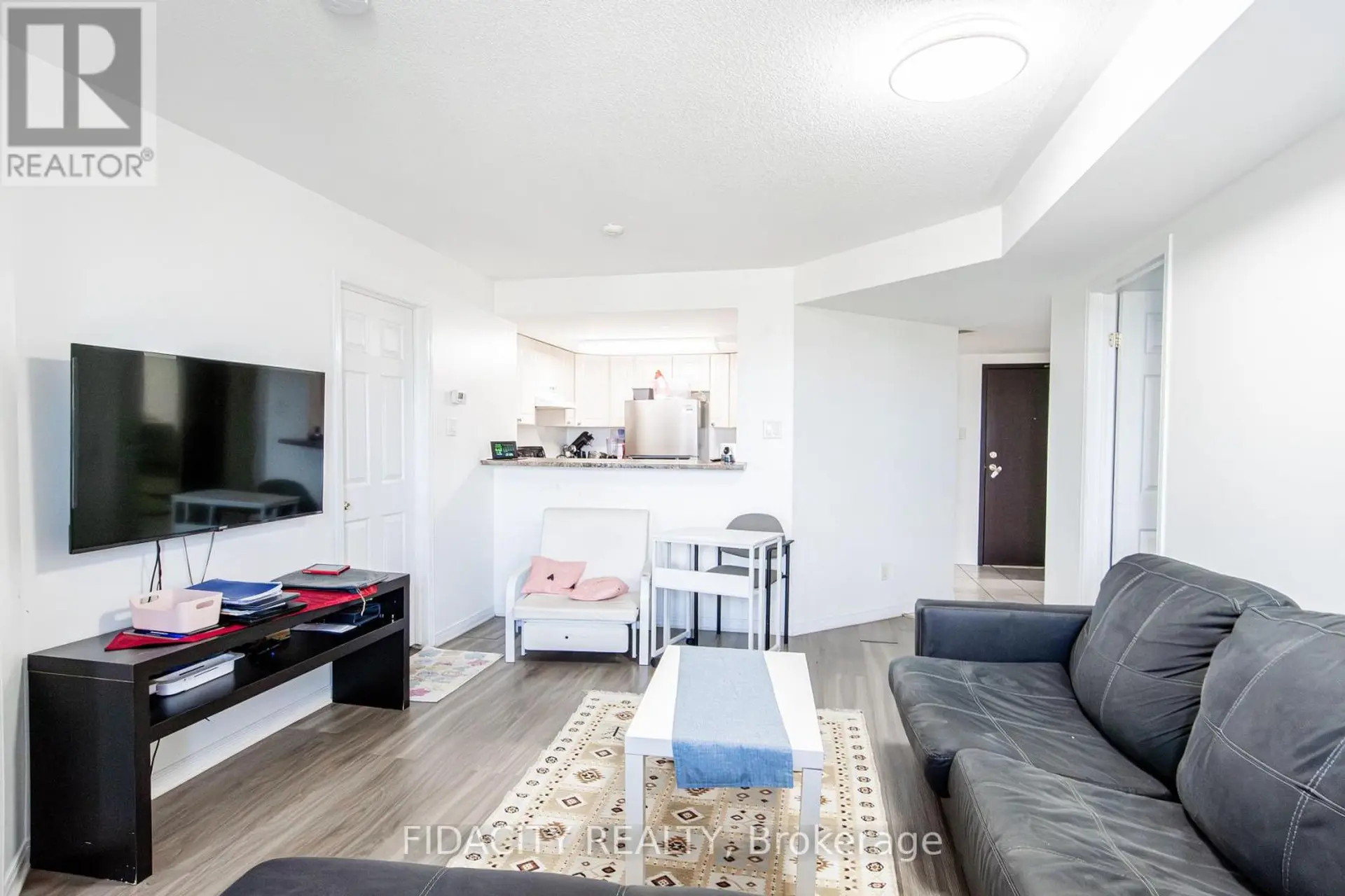 #8A 310 CENTRAL PARK DRIVE - Image 7