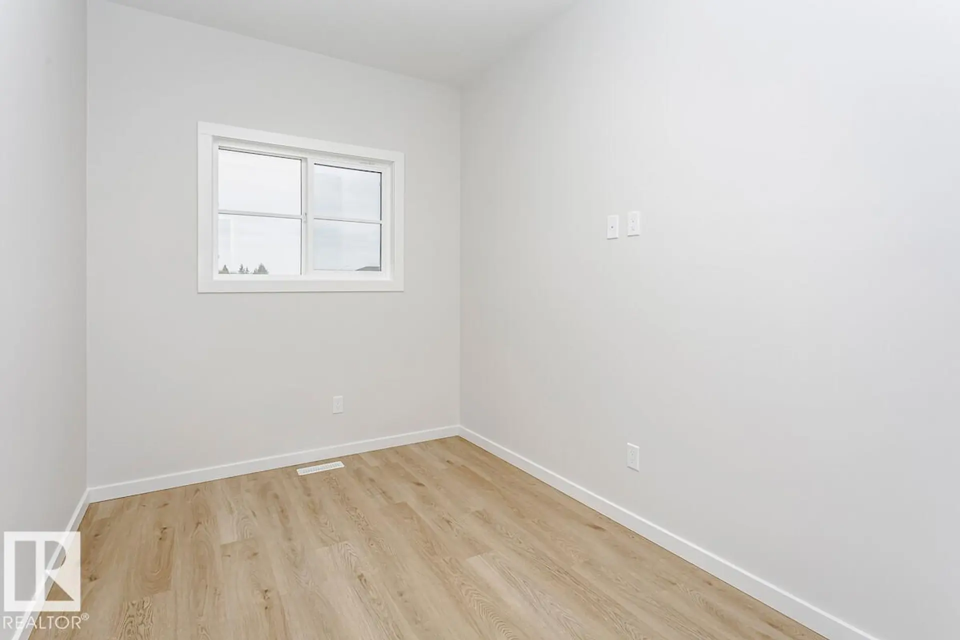 2944 65 ST SW - Image 2