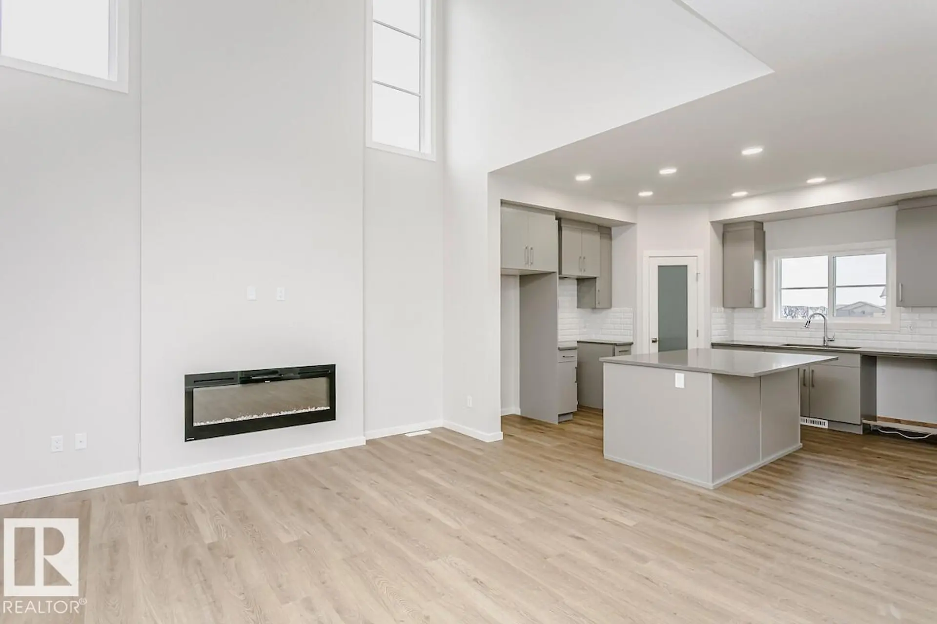 2944 65 ST SW - Image 3
