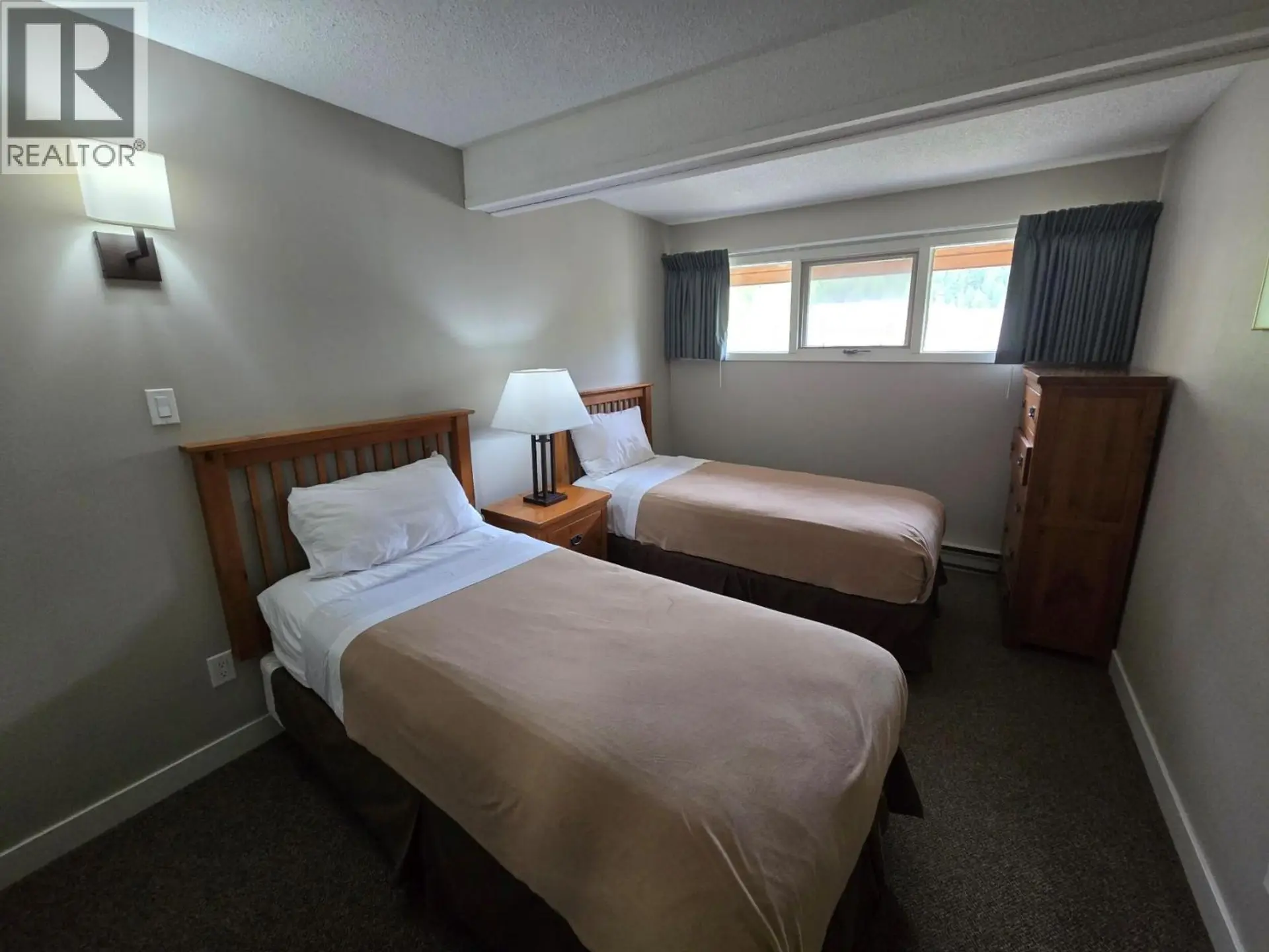 #908 2030 Panorama Drive - Image 15