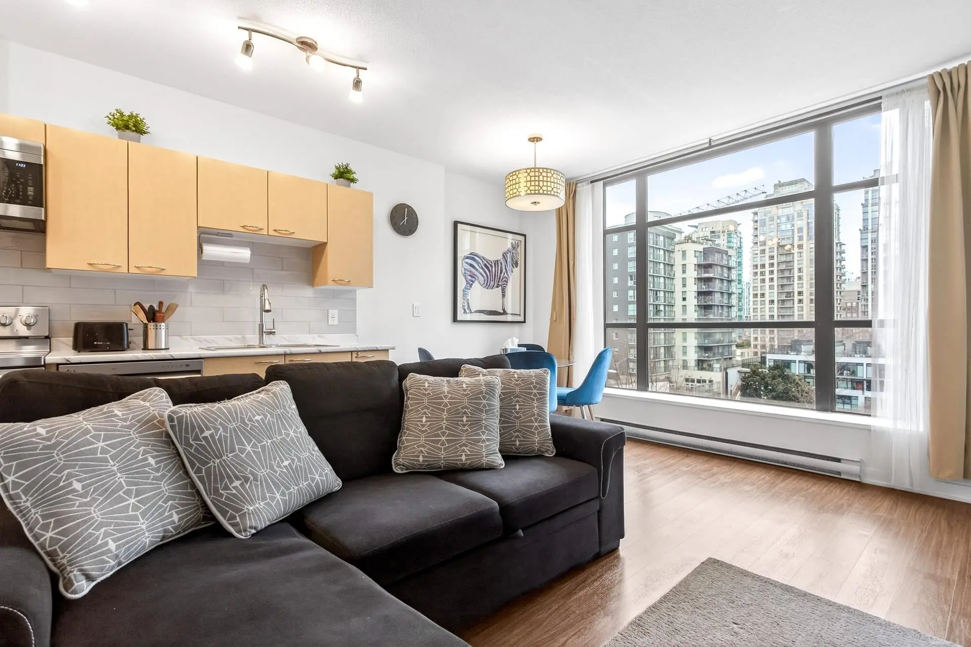 #507 1249 Granville Street - Image 4