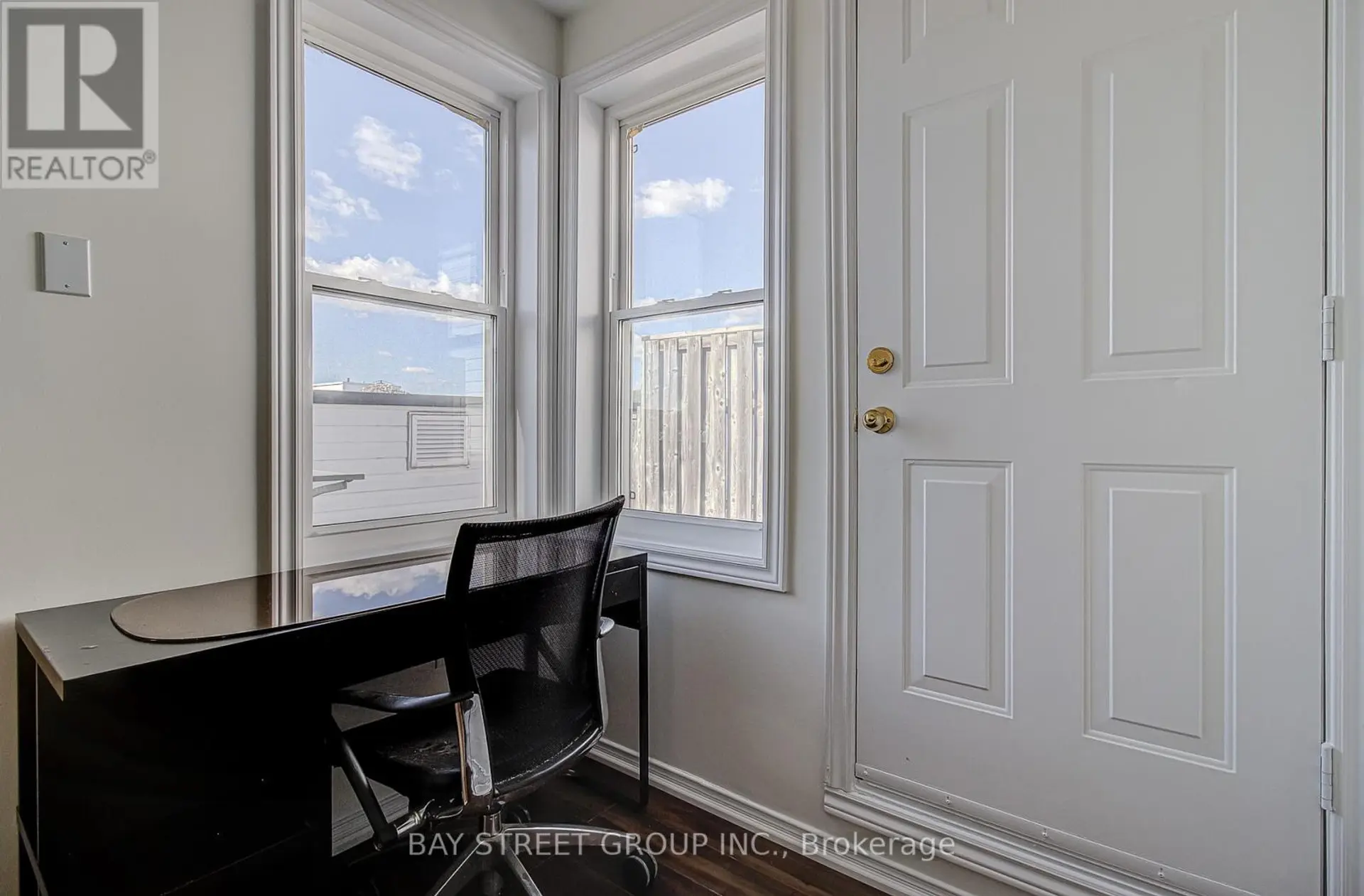 #87 760 LAWRENCE AVENUE SW - Image 9