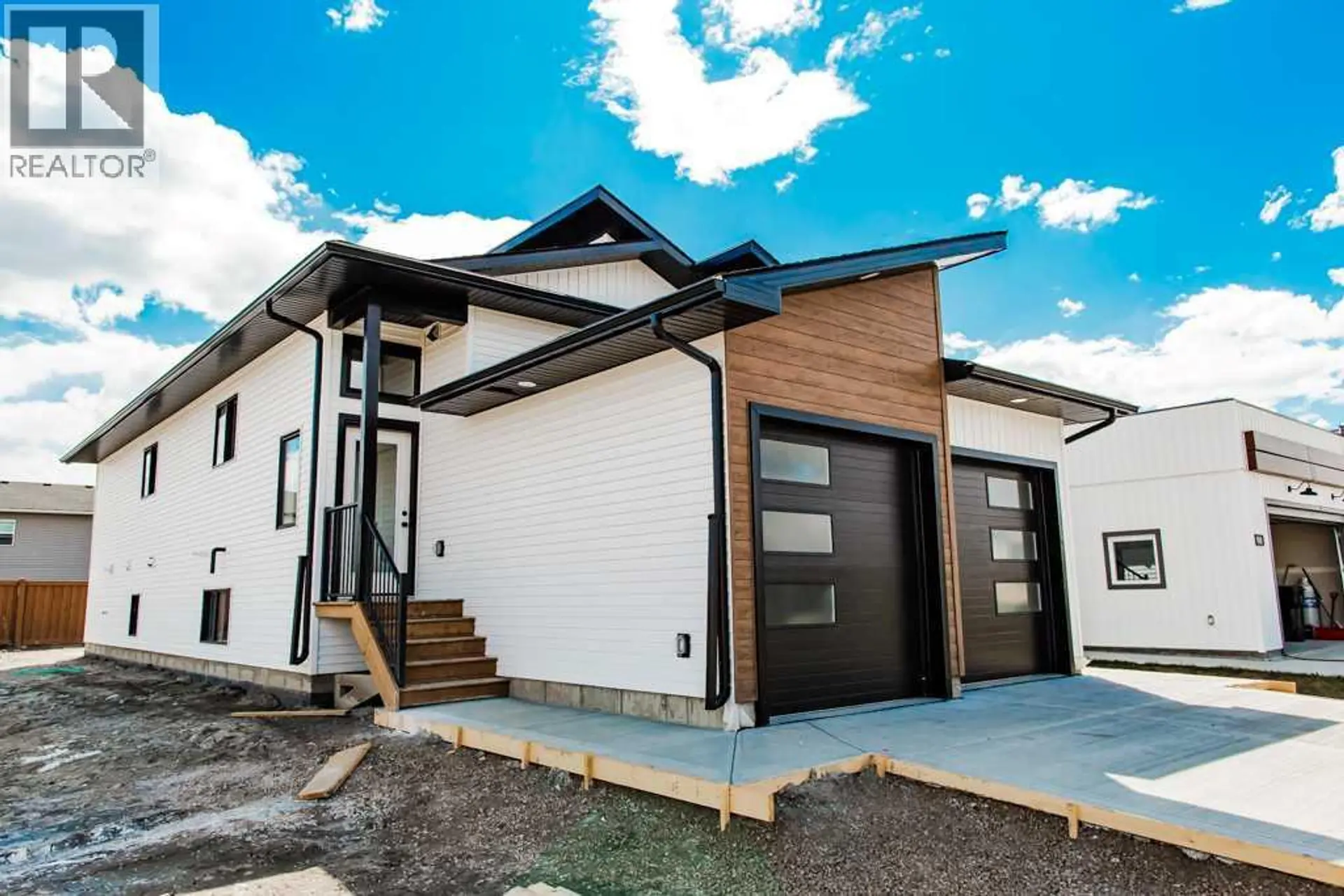 Property at 9505 114 Avenue, Clairmont, AB