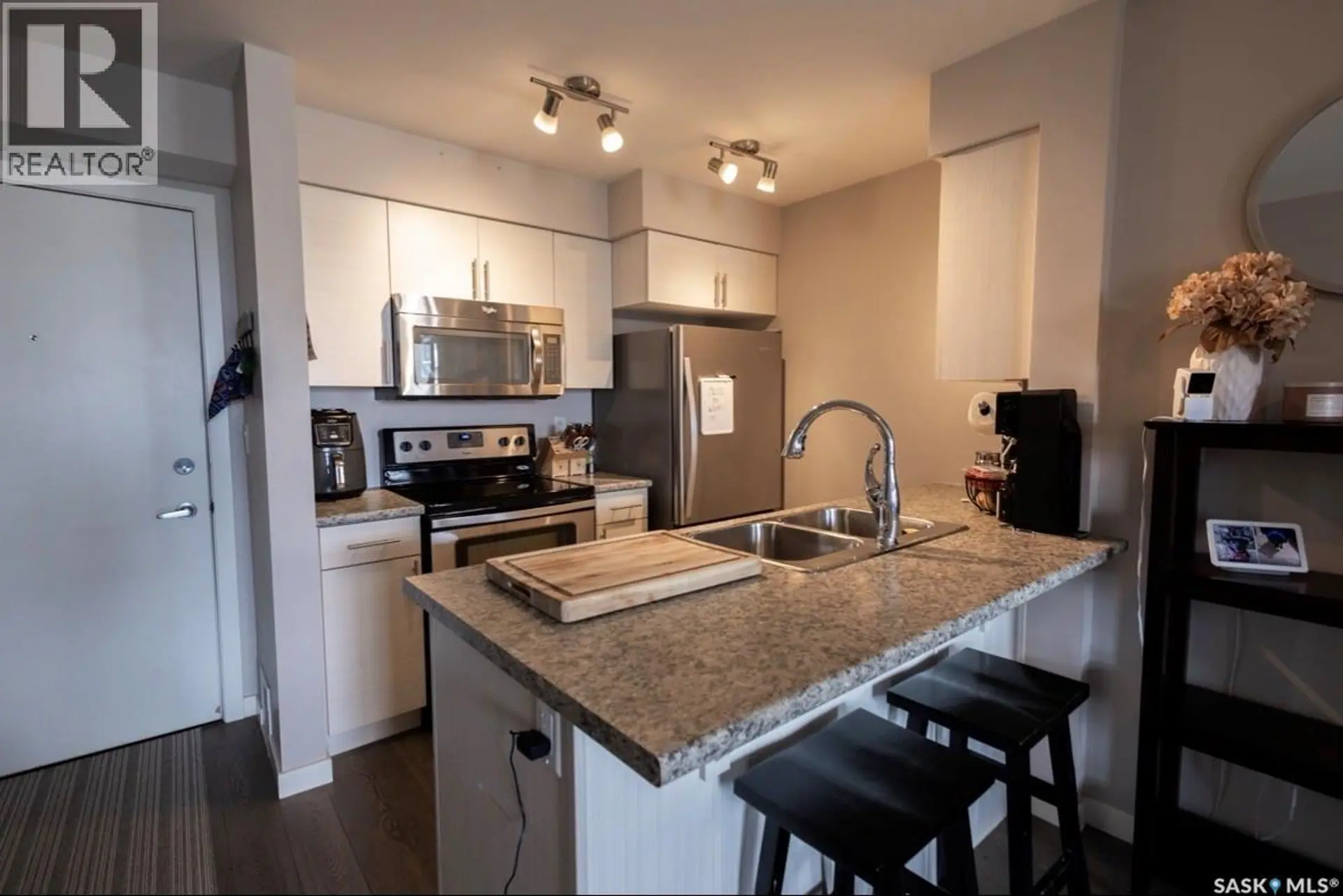 #2303 5500 Mitchinson WAY - Image 1
