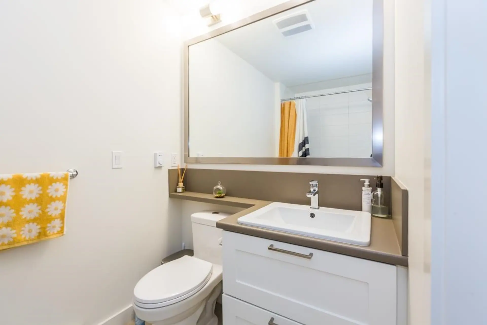 #102 611 Regan Avenue - Image 12