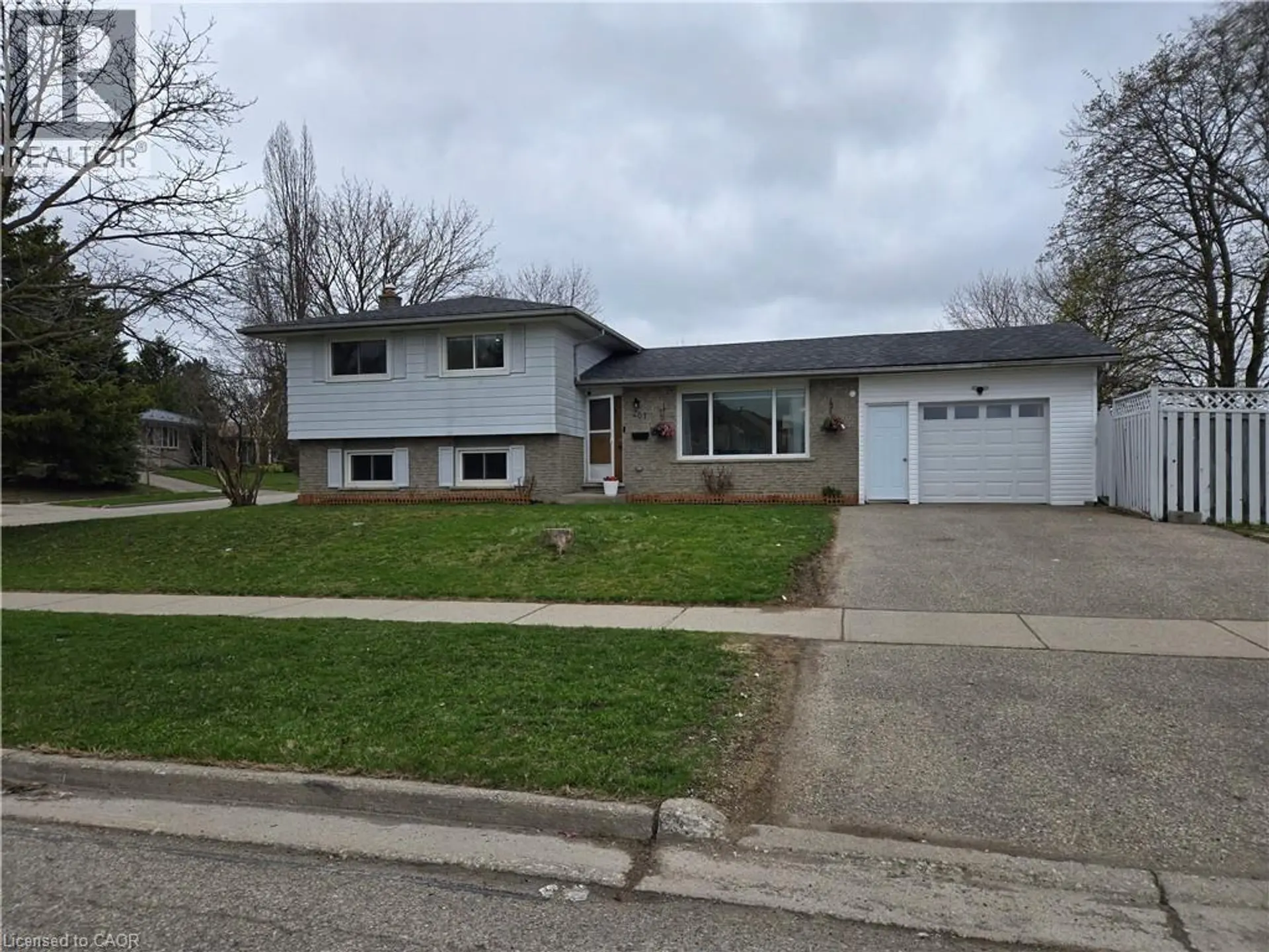 261 OVERLEA Drive - Image 1