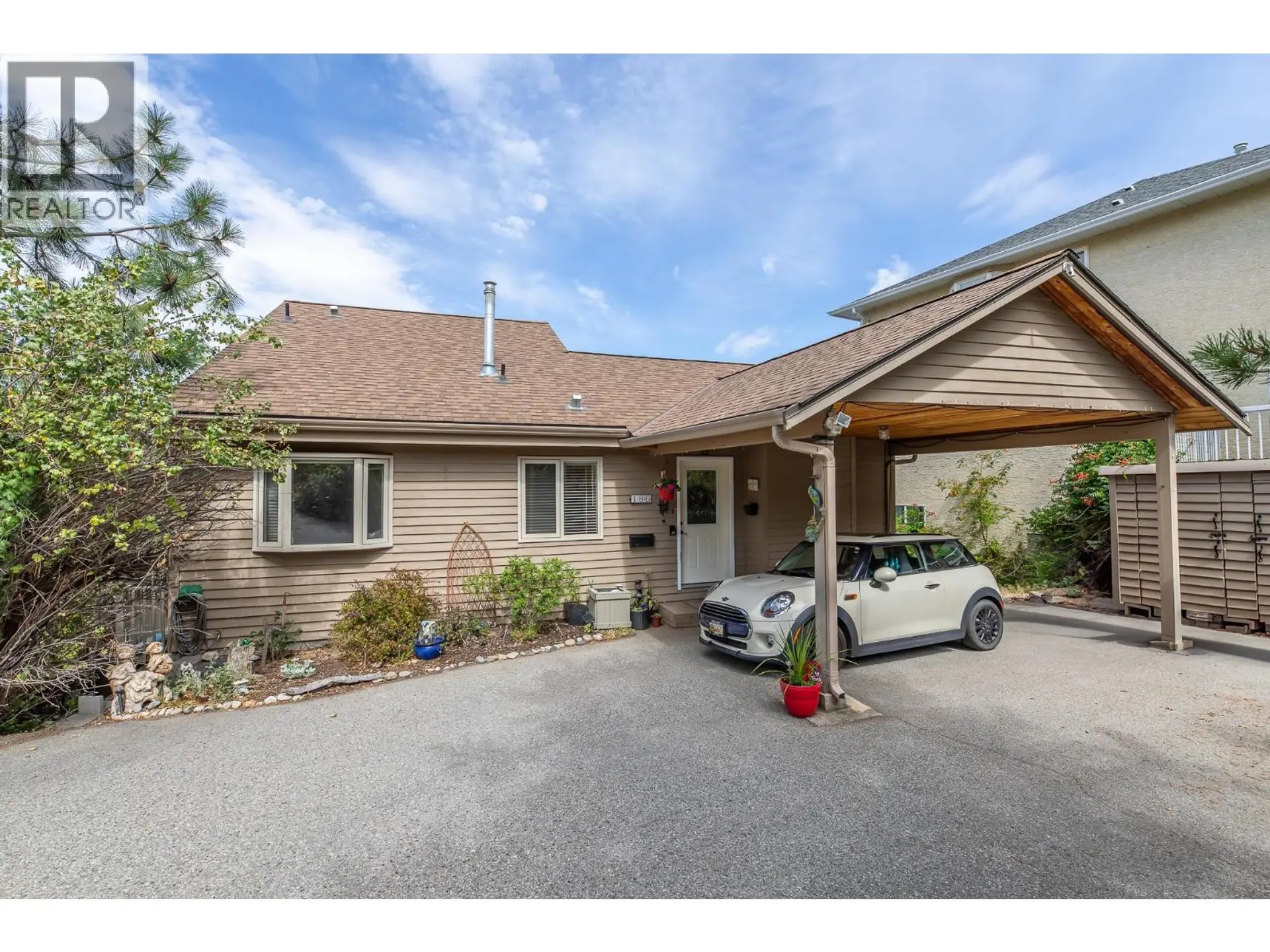 Property at 186 DEWDNEY Crescent, Penticton, BC