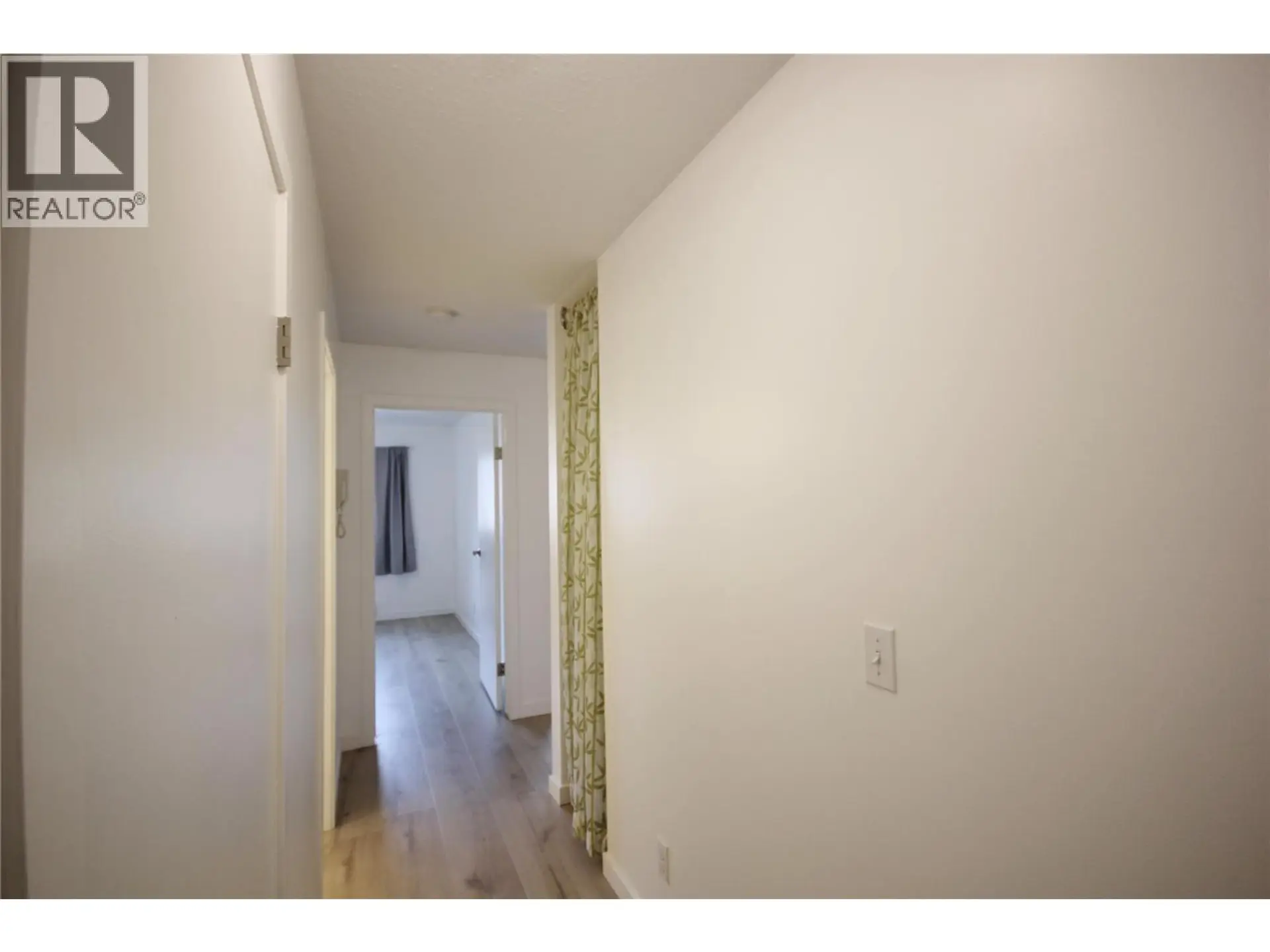 #402 150 Skaha Place - Image 11