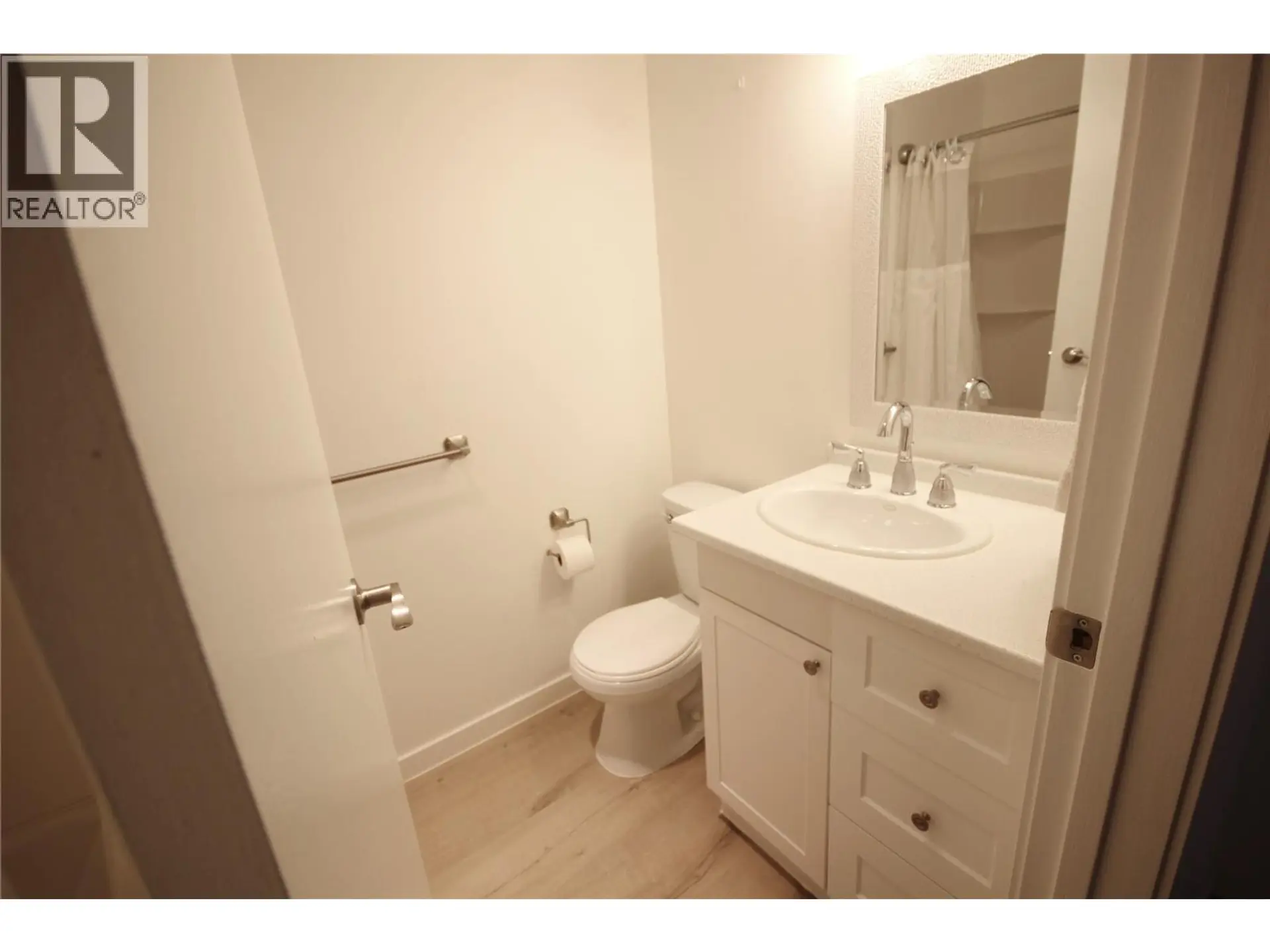 #402 150 Skaha Place - Image 12
