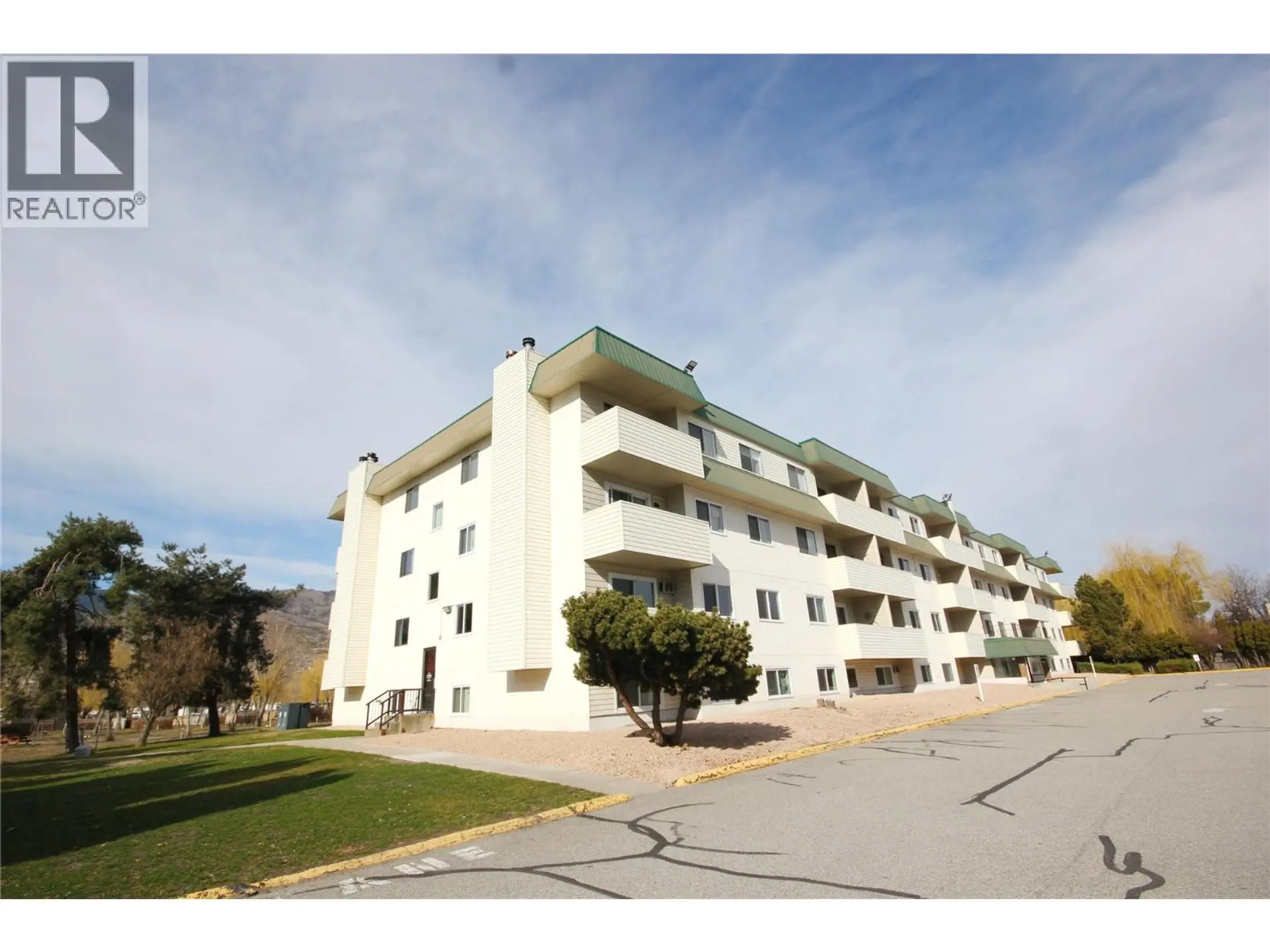 #402 150 Skaha Place - Image 2