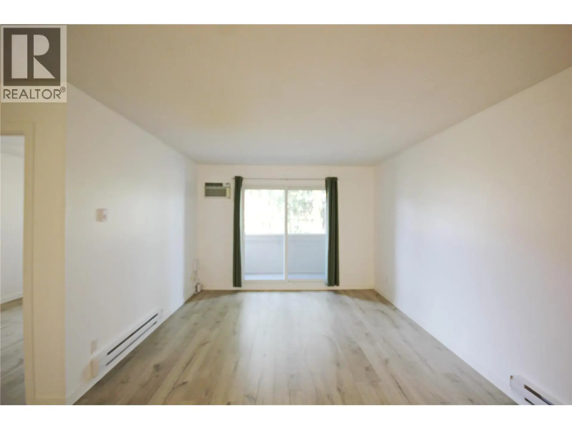 #402 150 Skaha Place - Image 6