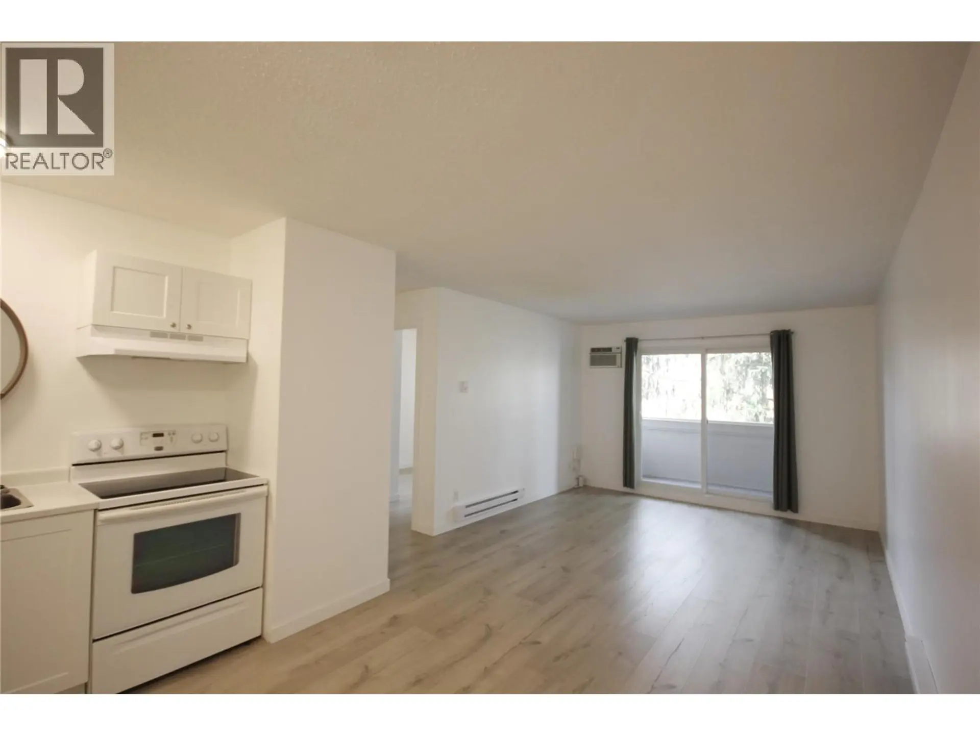 #402 150 Skaha Place - Image 7