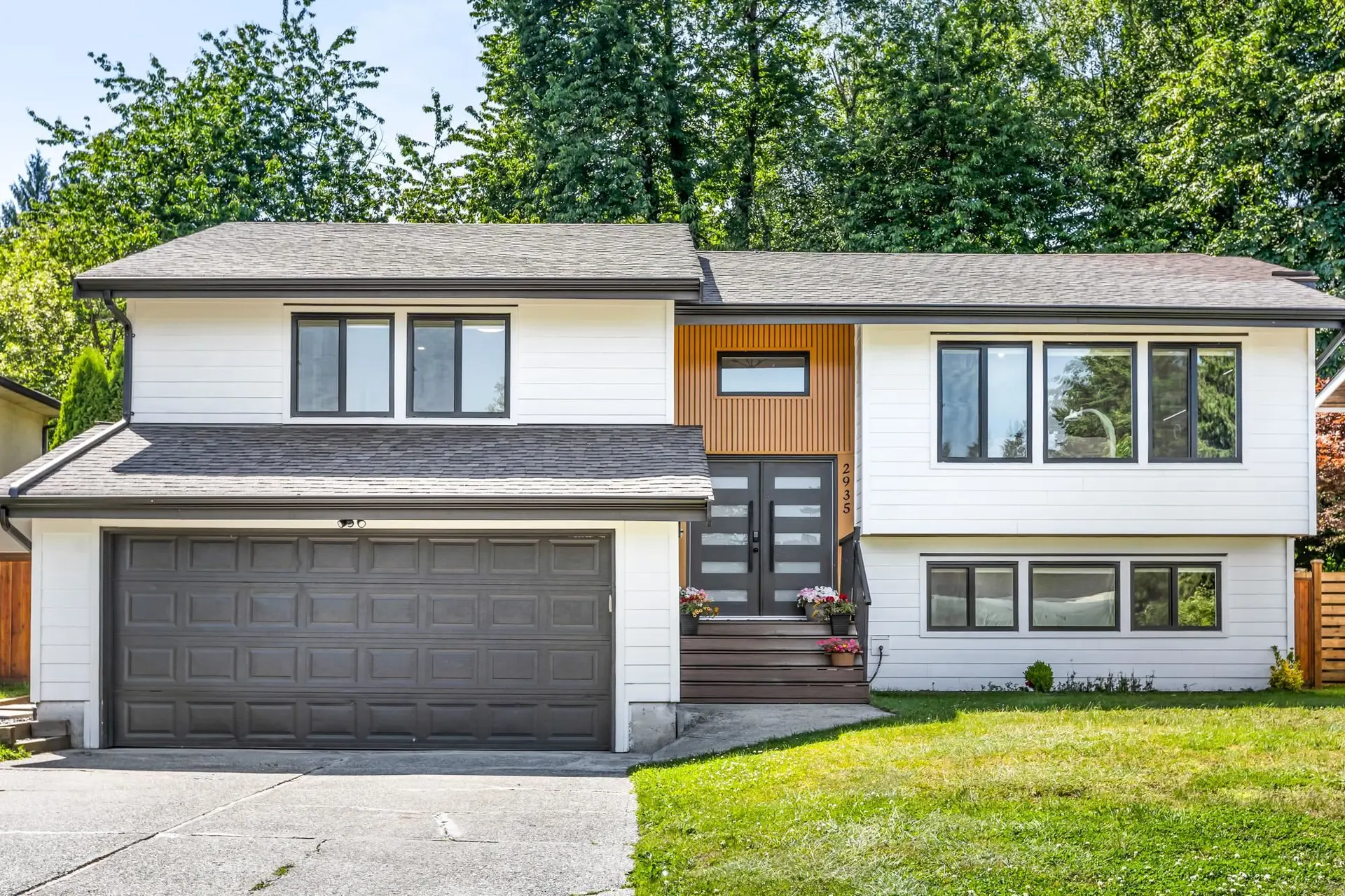 Property at 2935 Century Crescent, Abbotsford, BC