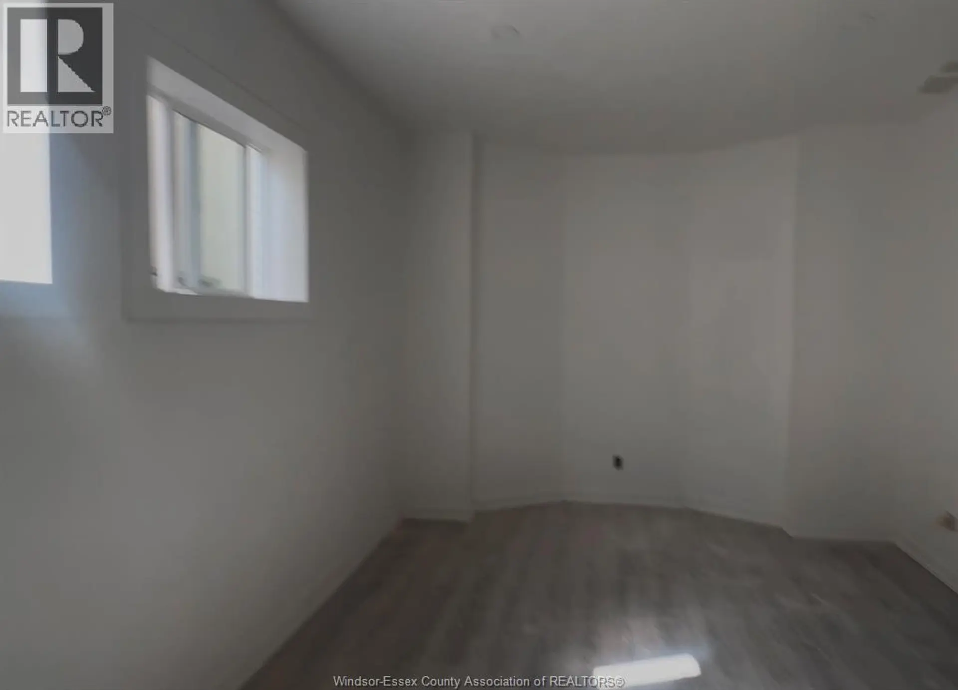 430 WYANDOTTE STREET West - Image 10