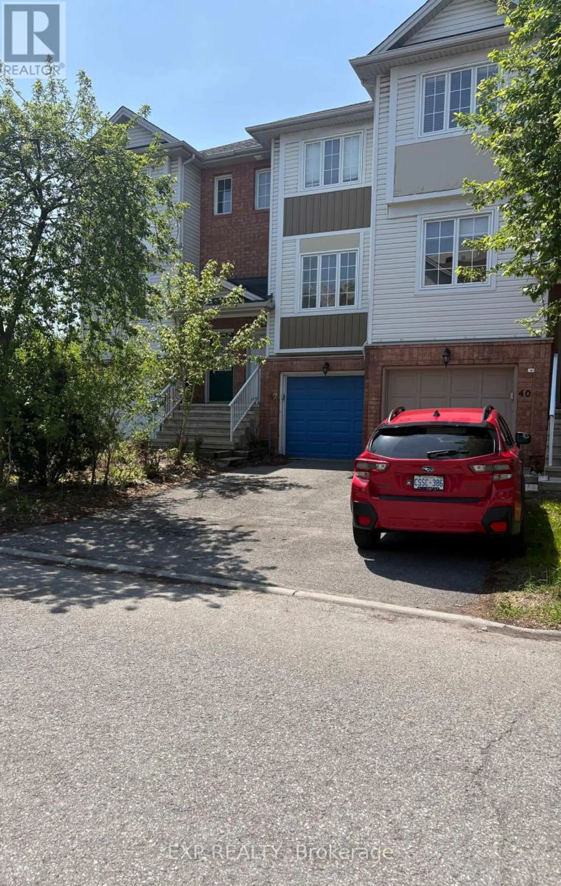 42 MANHATTAN CRESCENT - Image 1