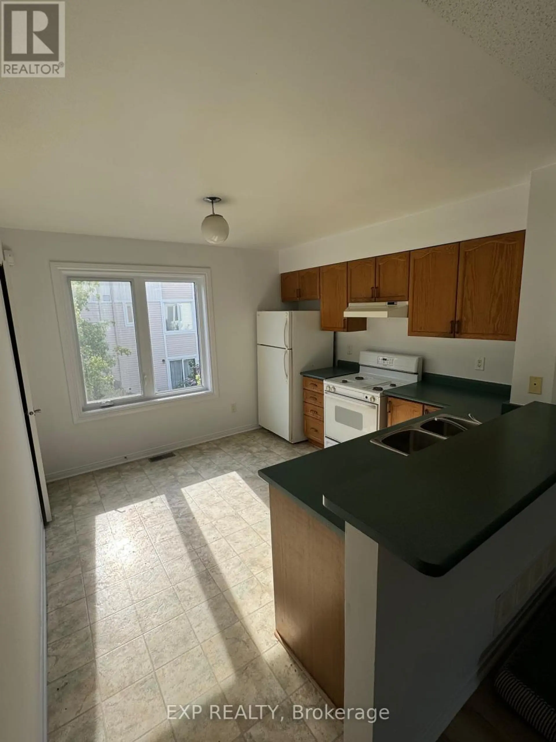 42 MANHATTAN CRESCENT - Image 4