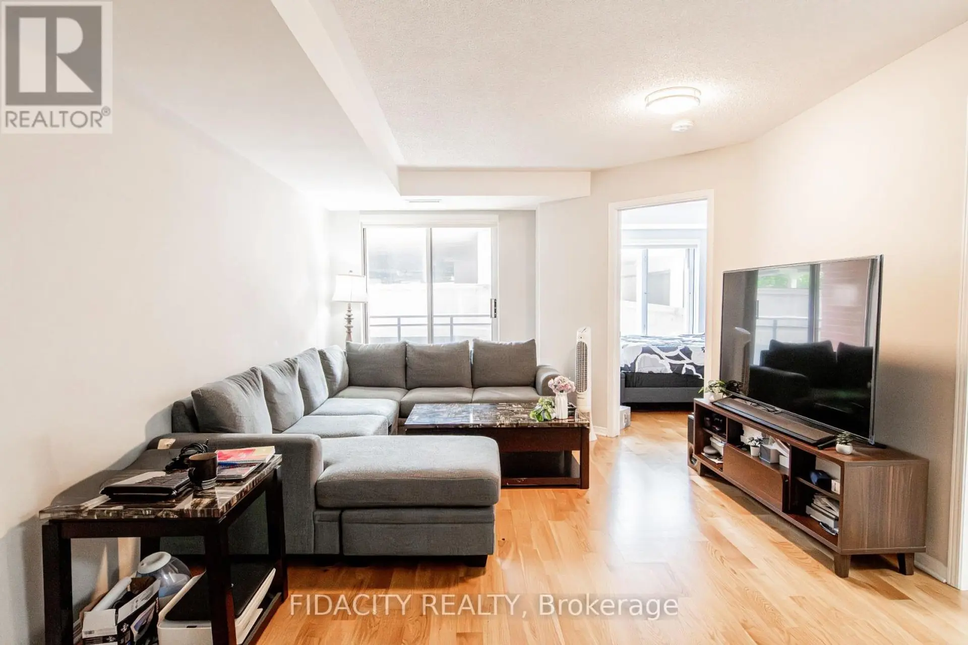 #2E 310 CENTRAL PARK DRIVE - Image 6