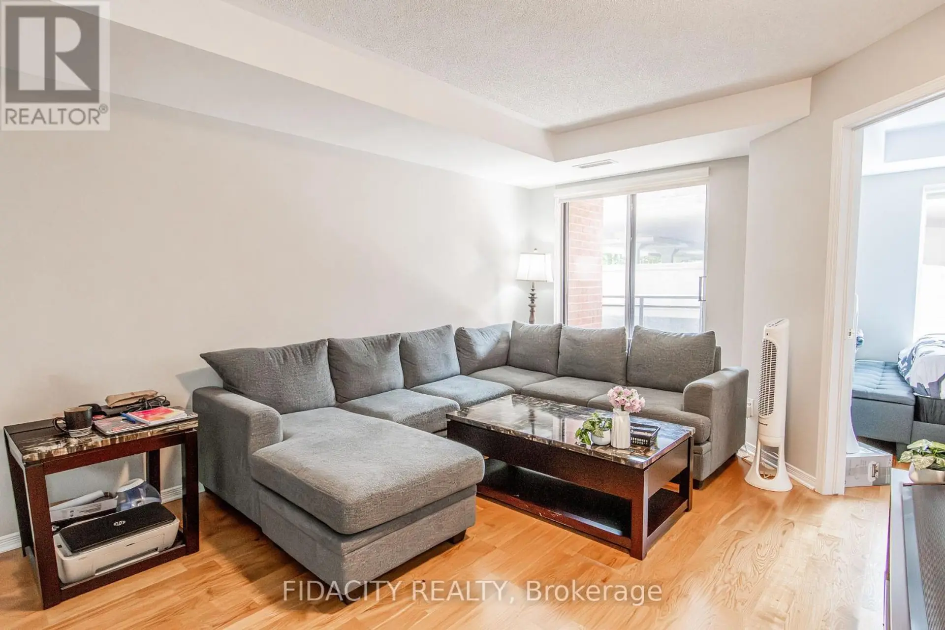#2E 310 CENTRAL PARK DRIVE - Image 8