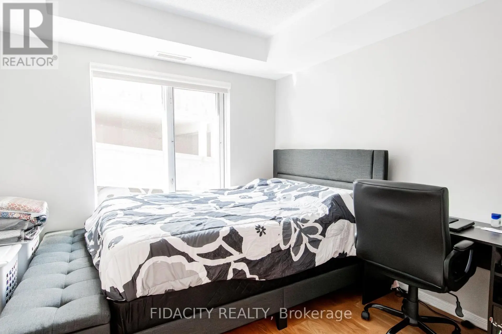 #2E 310 CENTRAL PARK DRIVE - Image 9