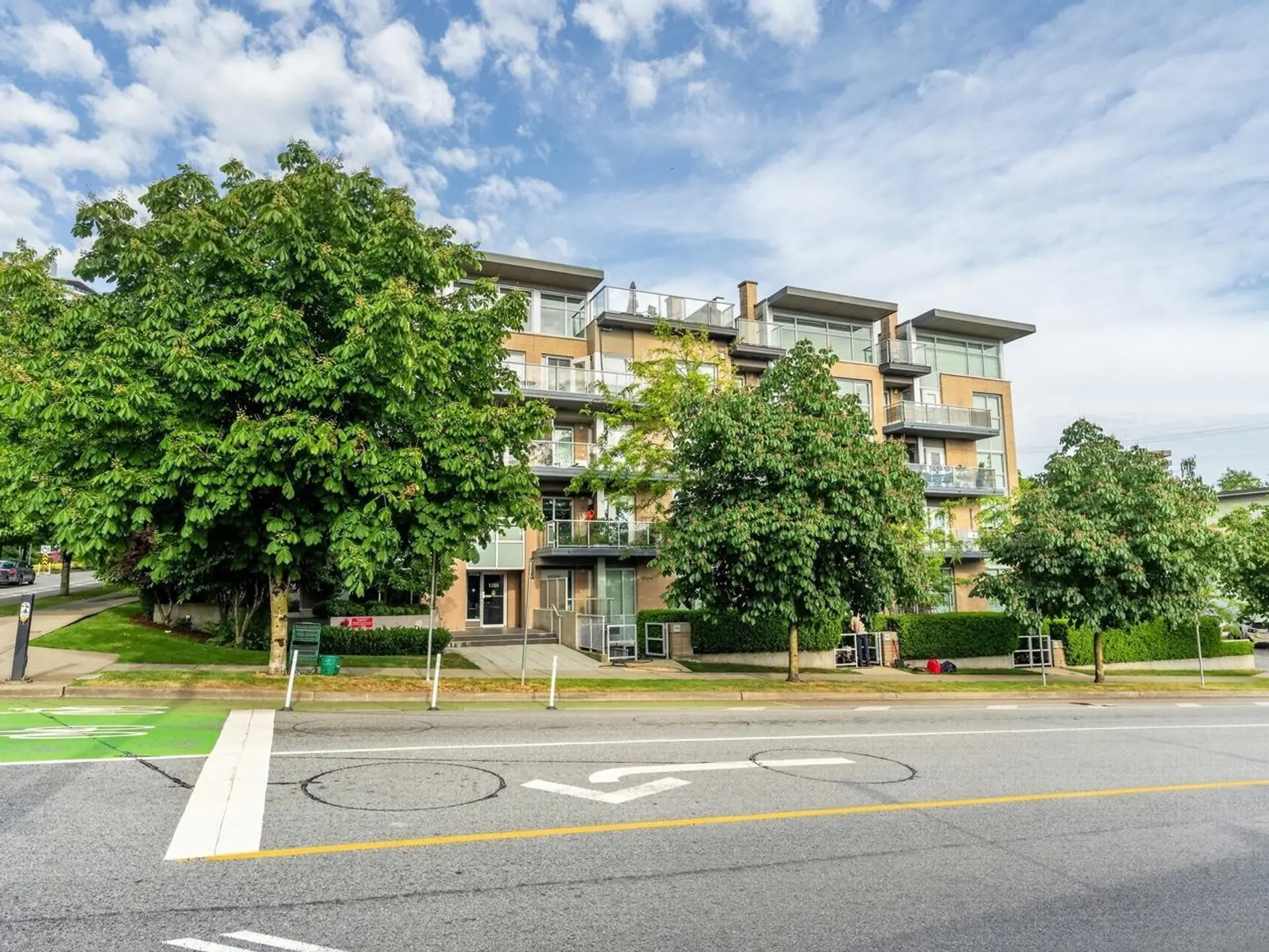 Property at #PH1 1288 Chesterfield Avenue, North Vancouver, BC