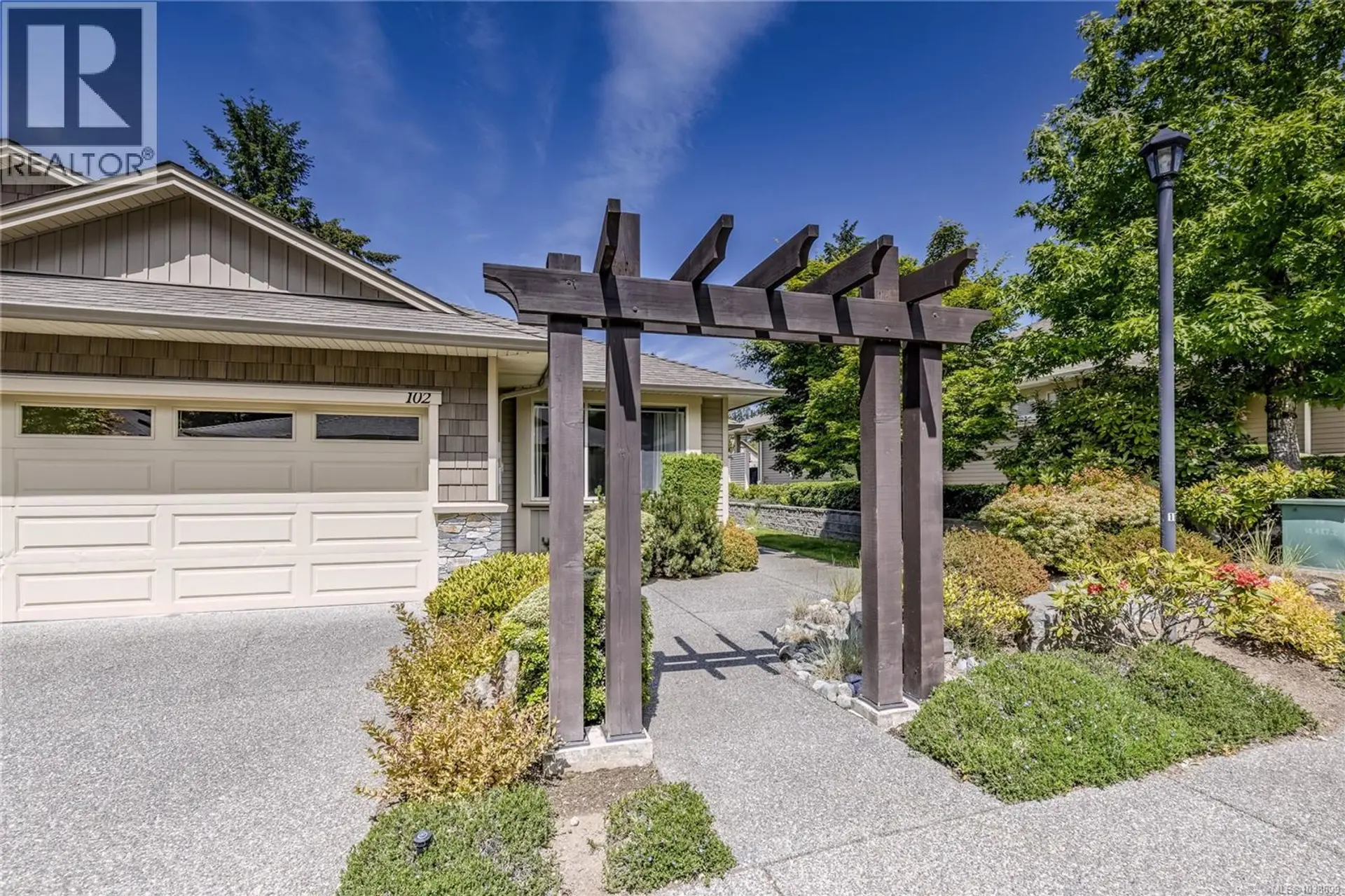 Property at #102 4466 Stonebridge Pl, Nanaimo, BC