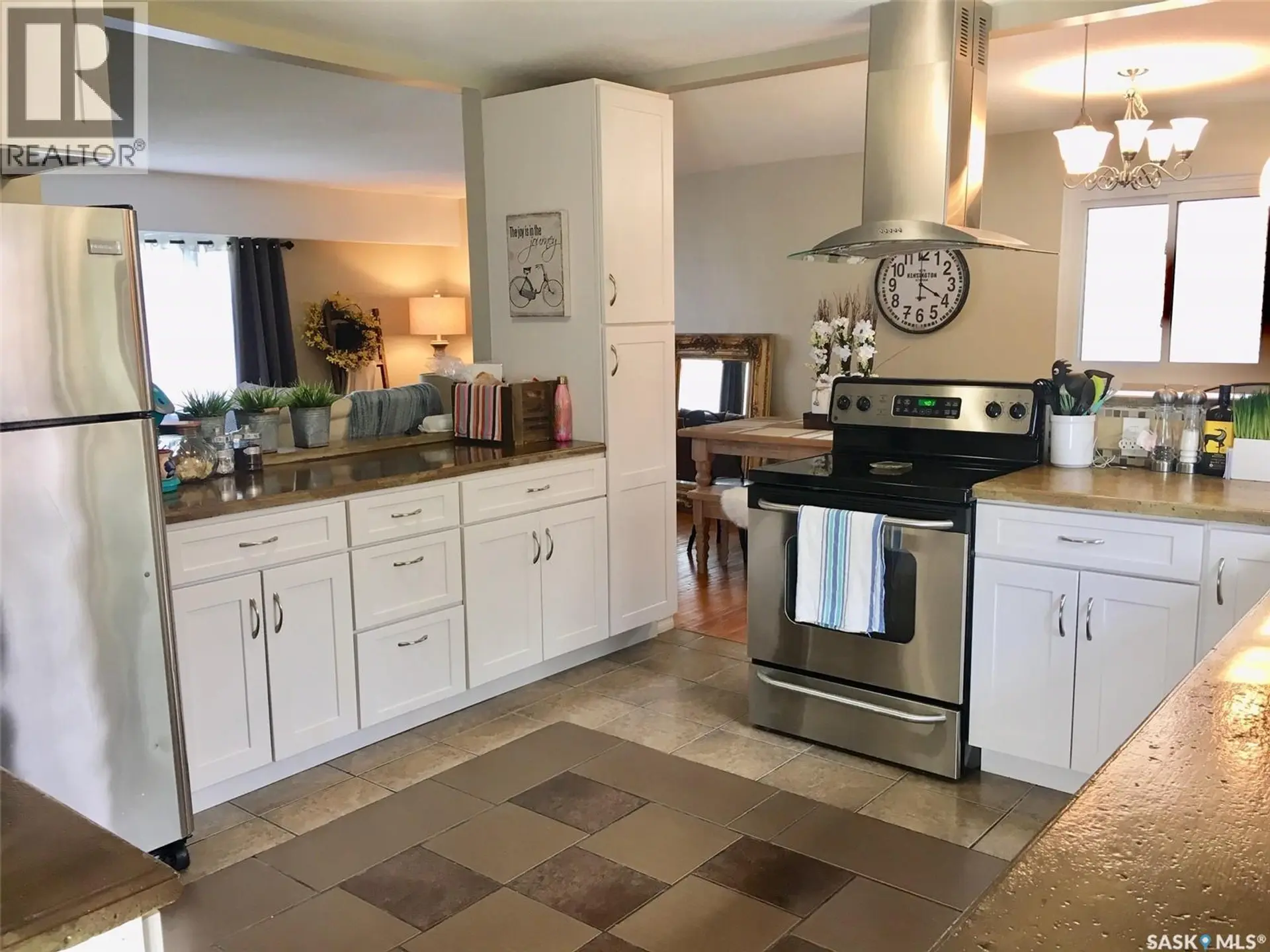 114 Gladstone AVENUE S - Image 3