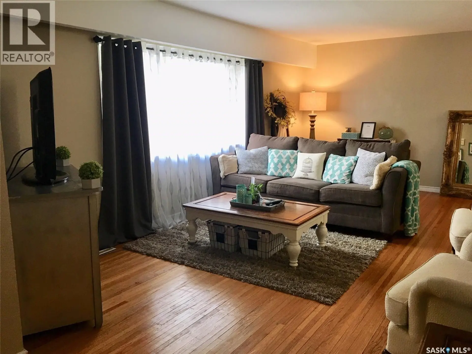 114 Gladstone AVENUE S - Image 6