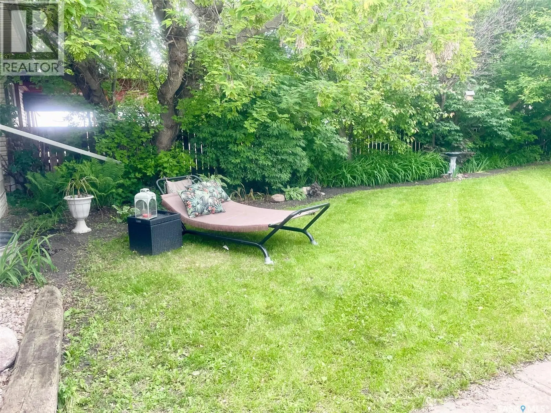 114 Gladstone AVENUE S - Image 18