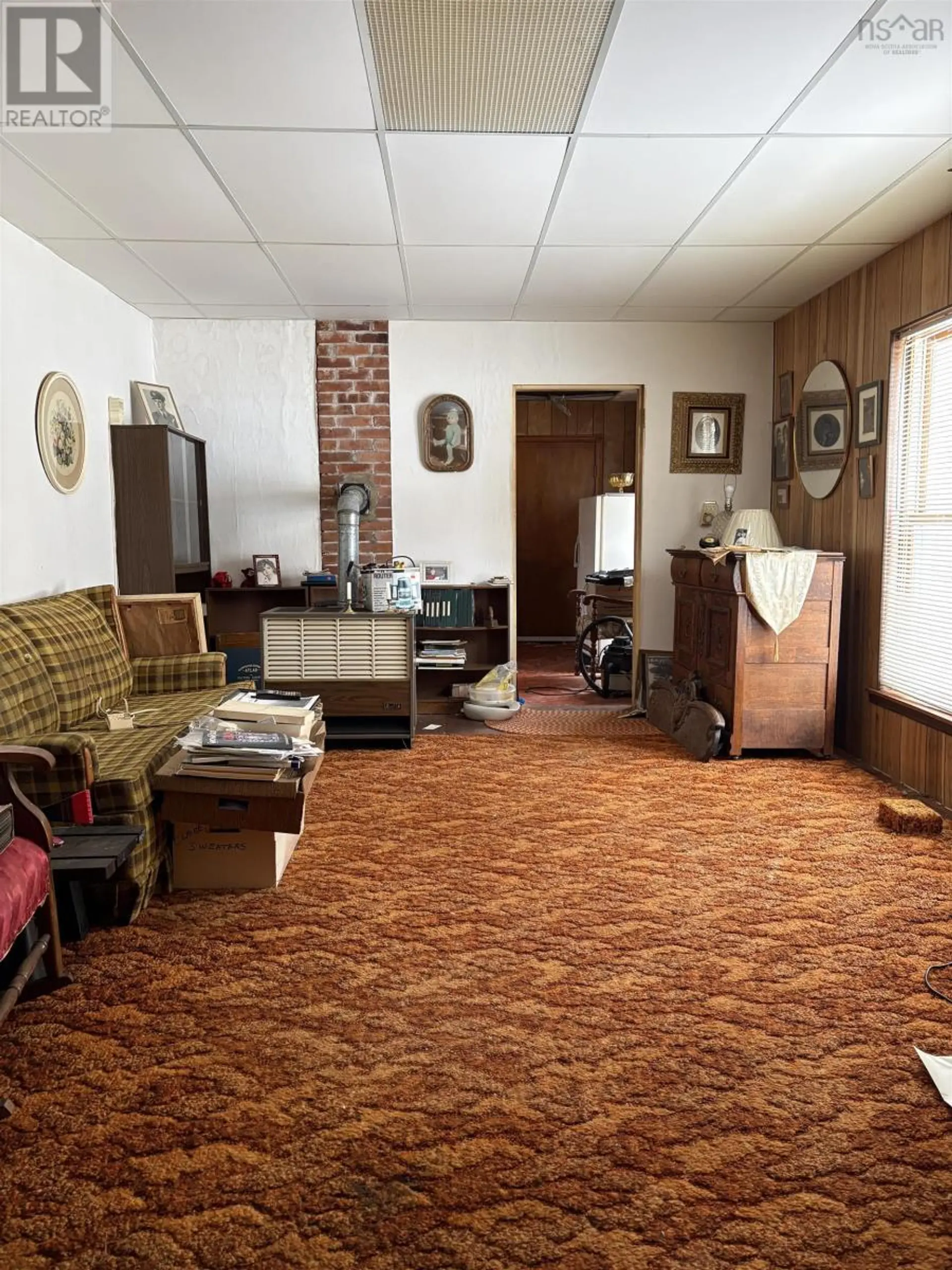 84 Warren Street - Image 2
