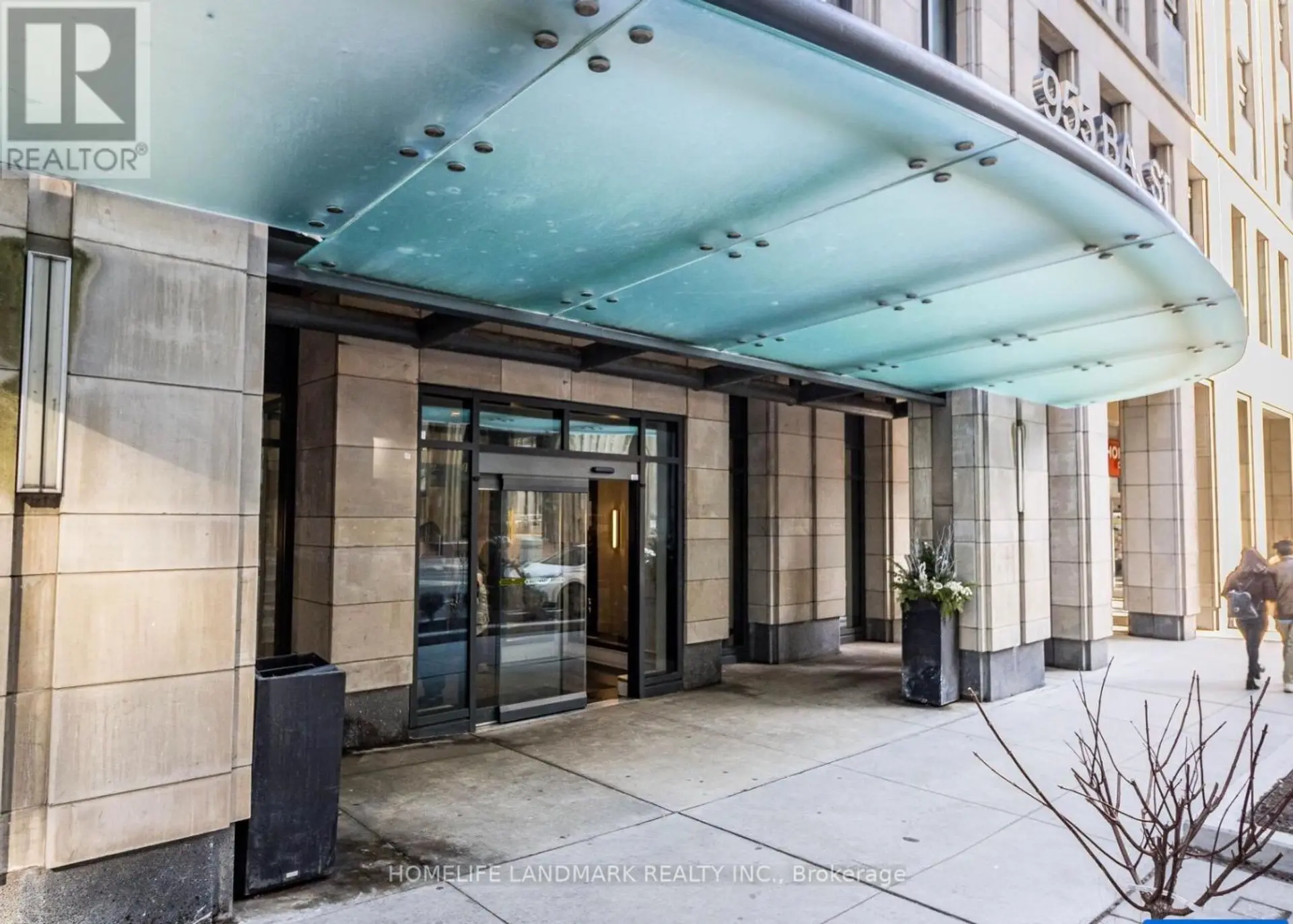 #2907 955 BAY STREET - Image 2