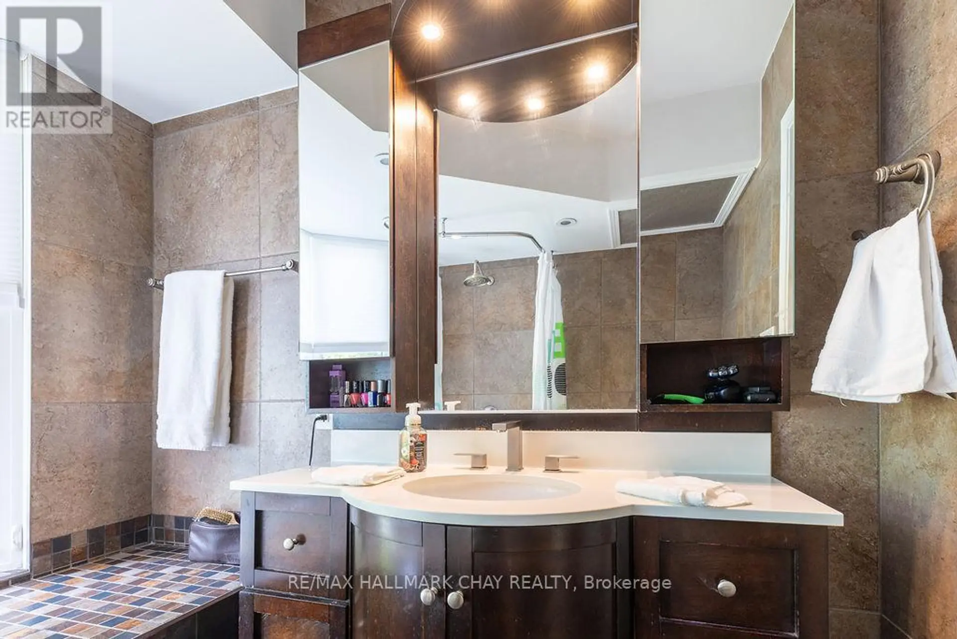 325 INNISFIL STREET - Image 15