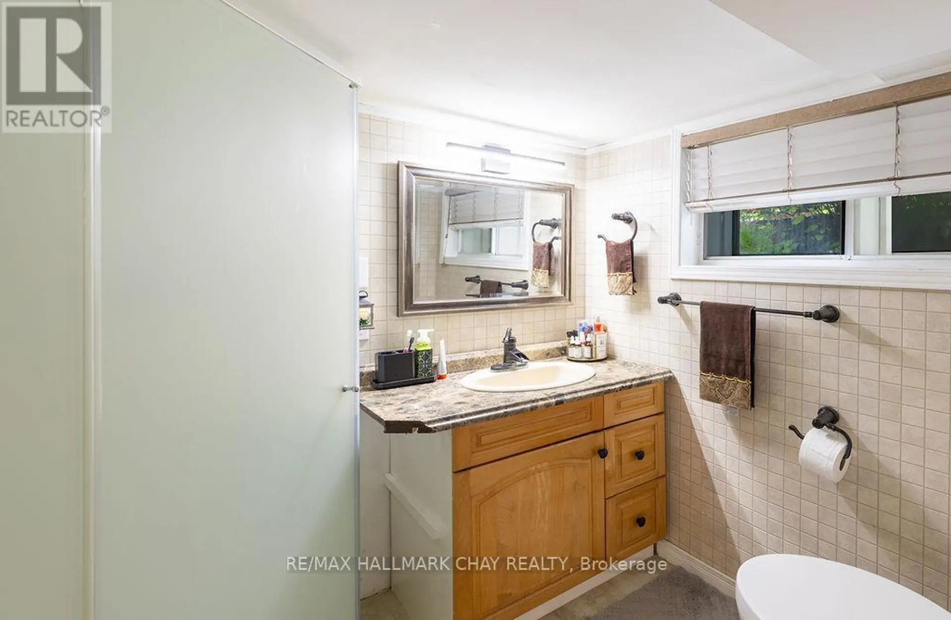 325 INNISFIL STREET - Image 19