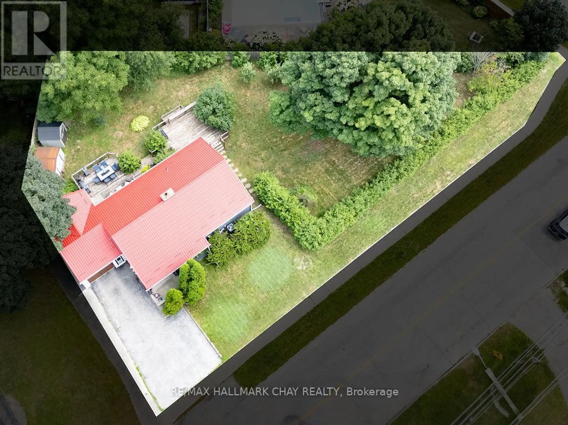 325 INNISFIL STREET - Image 2