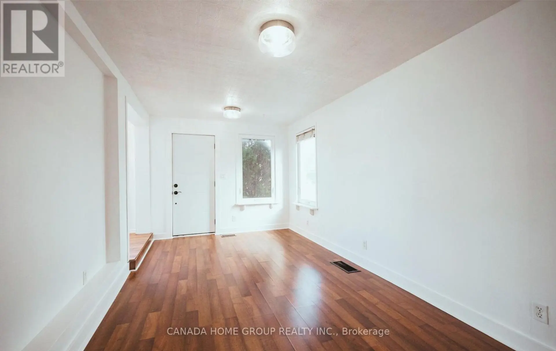 30 MAIN STREET N - Image 7