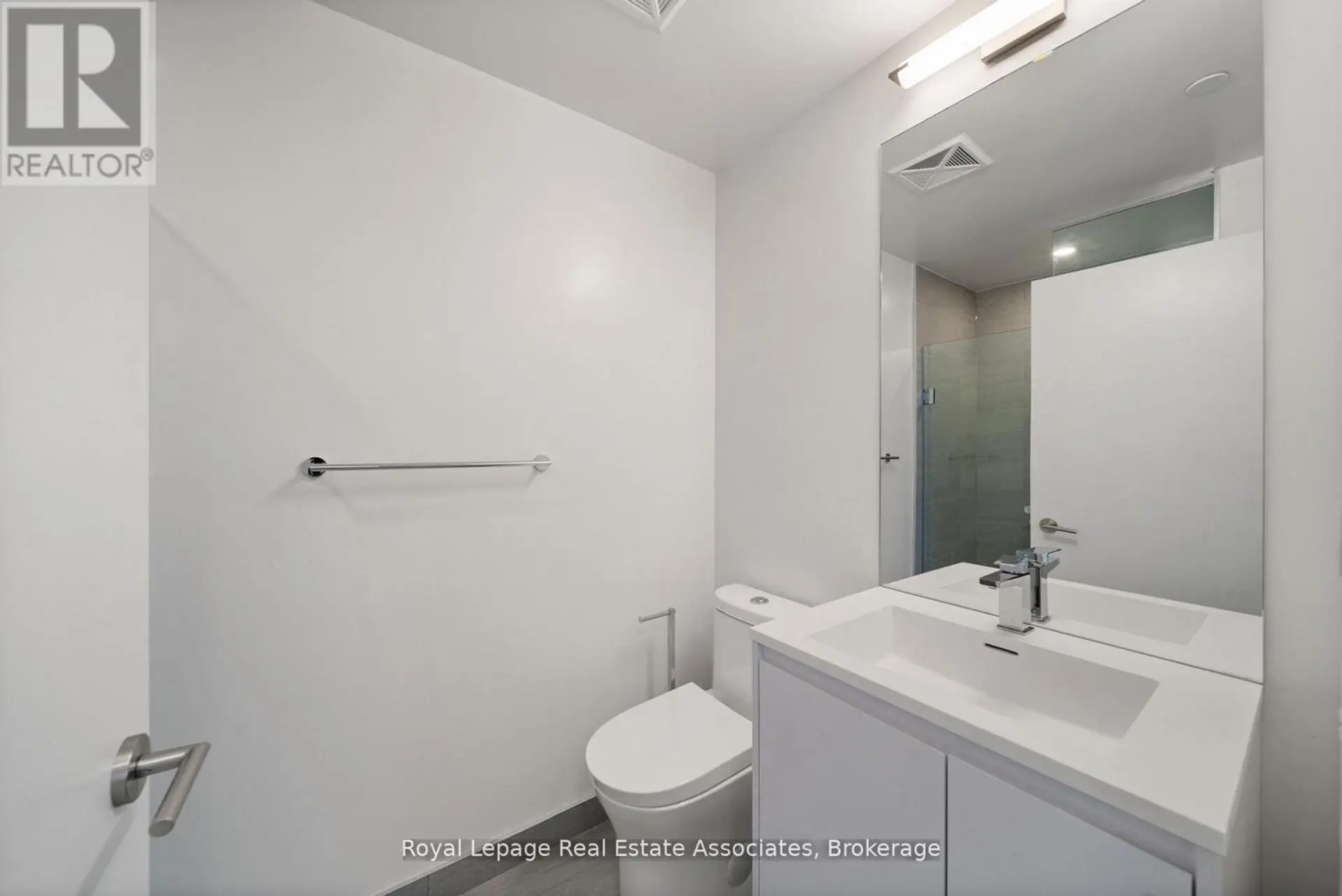 #1004 1 QUARRINGTON LANE - Image 10